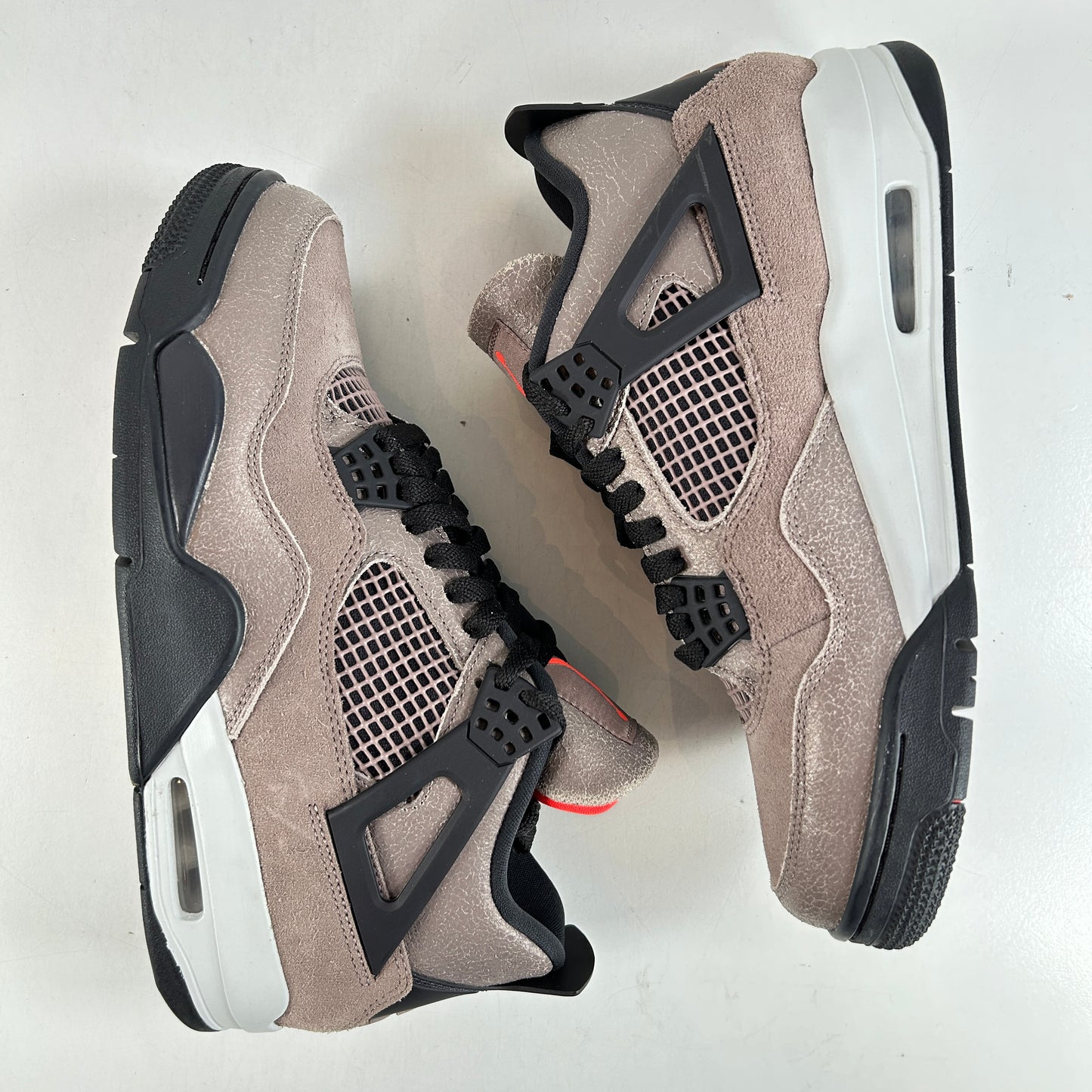 DB0732 200 Jordan 4 Taupe Haze [USED] - 8.5 M (Used)