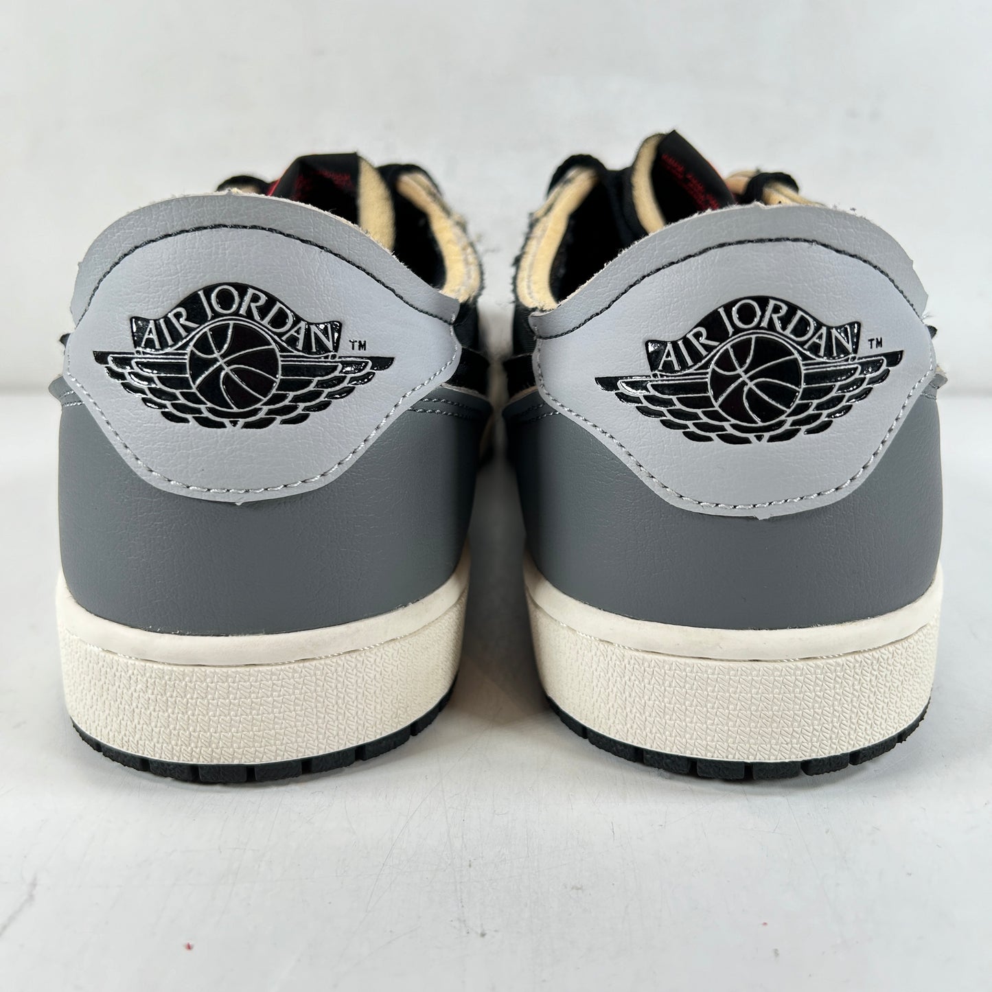 DV0982 006 Jordan 1 Low OG EX Negro Humo Gris