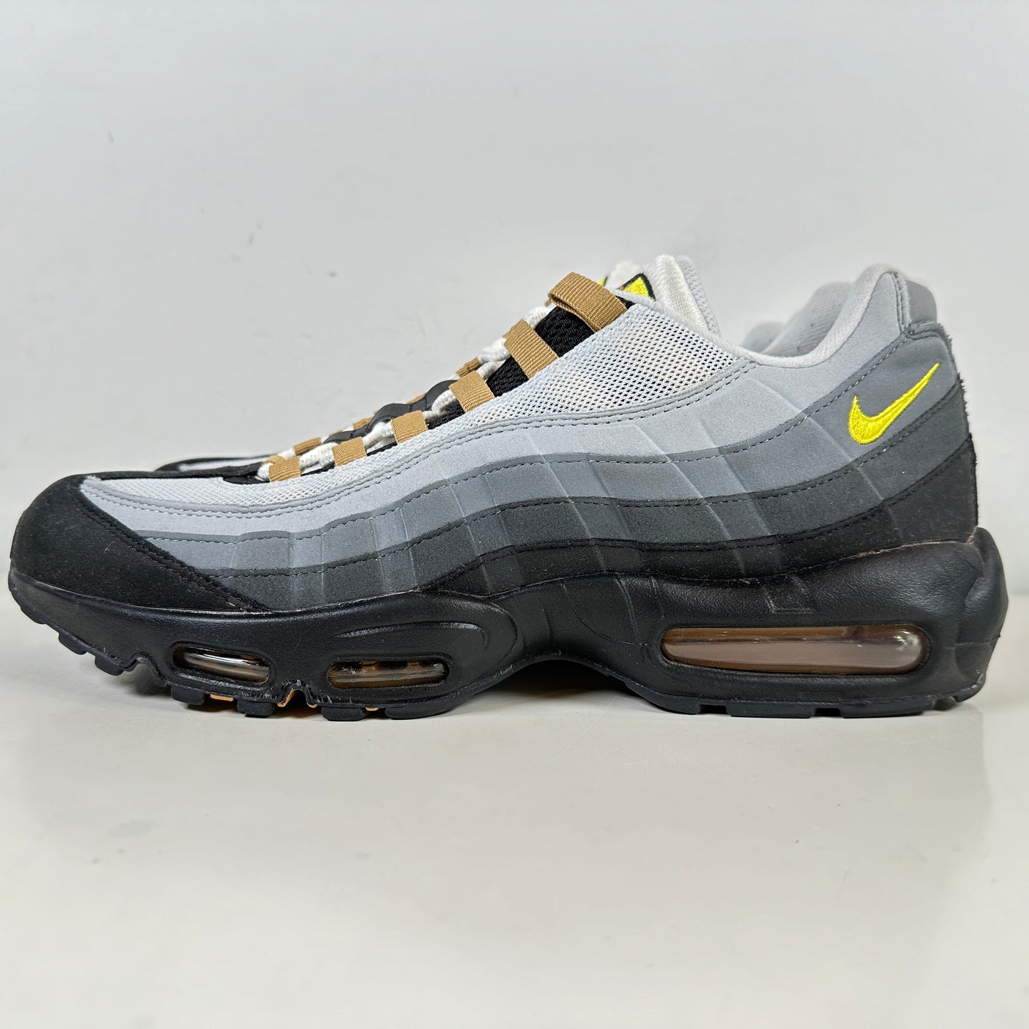 DX4236 100 Nike Air Max 95 Icons Yellow Strike [USED] - 13 M (Used) (Replace Box)
