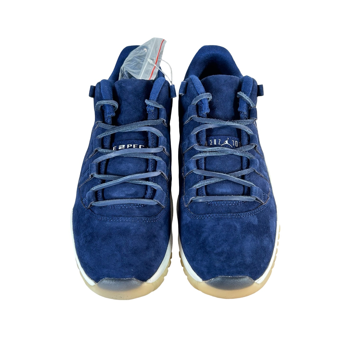 AV2187 441 Jordan 11 Retro Low Derek Jeter RE2PECT - 9.5 M (Yellowing)
