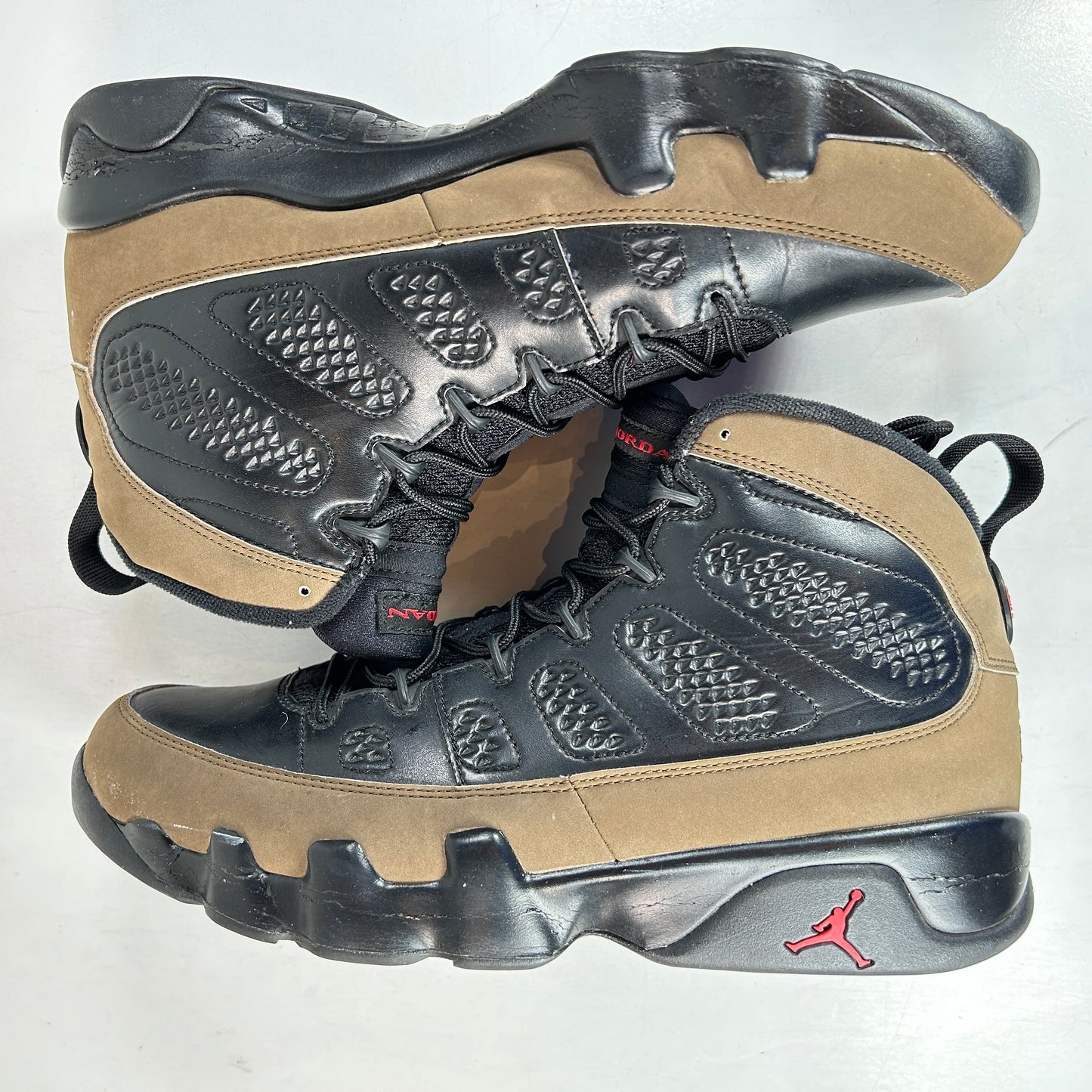 302370 020 Jordan 9 Retro Olive (2012) [USED] - 9.5 M (Used)