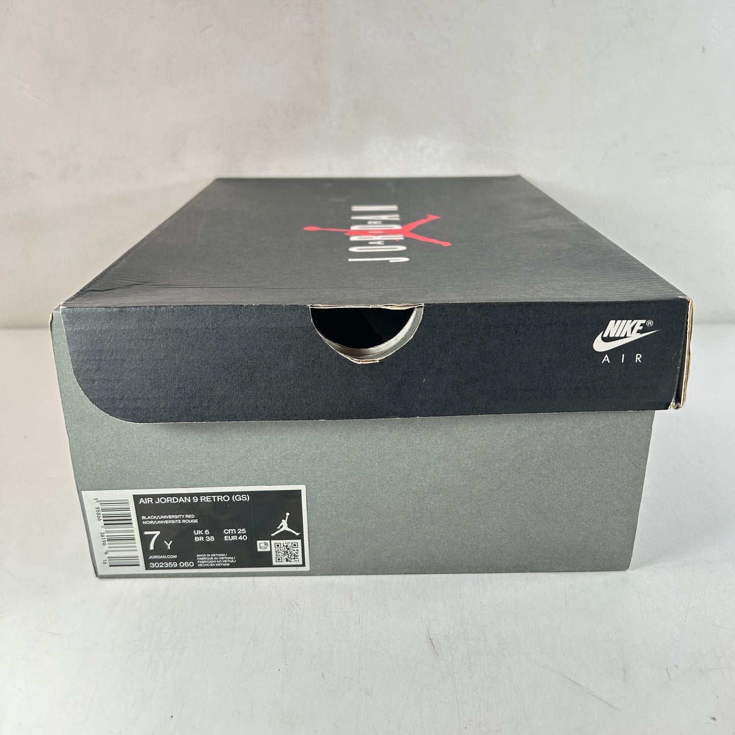 302359 060 Jordan 9 Retro Particle Grey (GS) [USED] - 7 Y (Used)