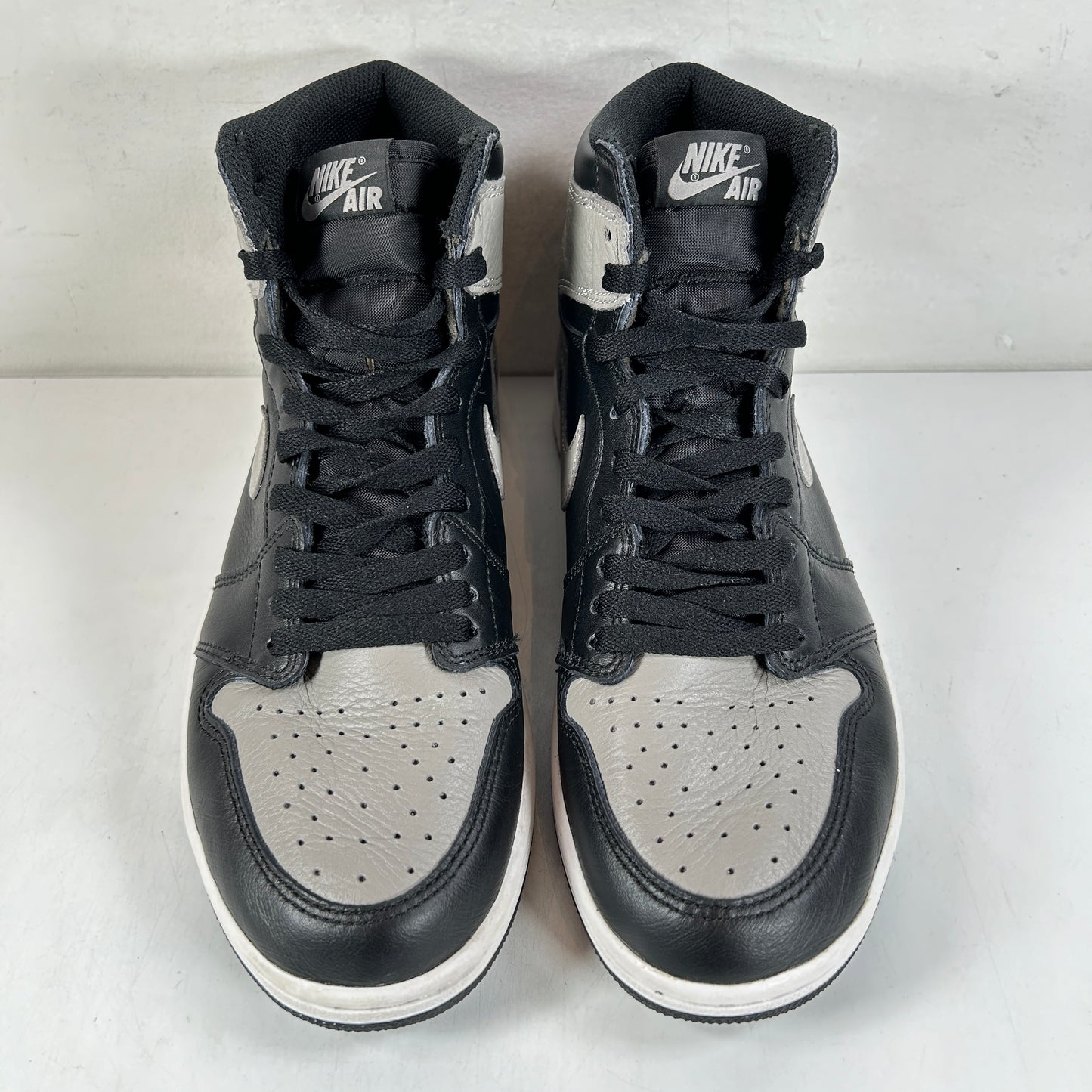 555088 013 Jordan 1 Sombra (2018)