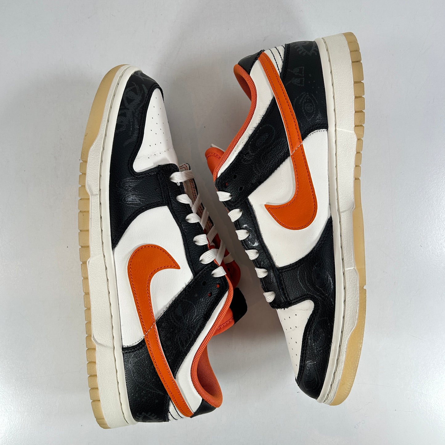 DD3357 100 Nike Dunk Low PRM Halloween (2021) [USED] - 11 M (Used)