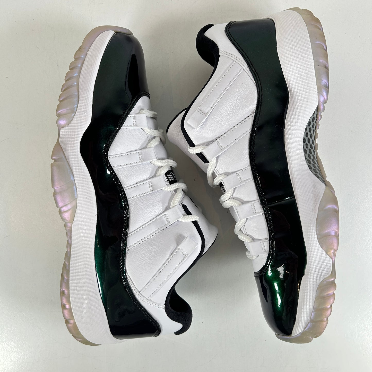 528895 145 Jordan 11 Retro Low Iridescent [USED] - 10.5 M (Used)