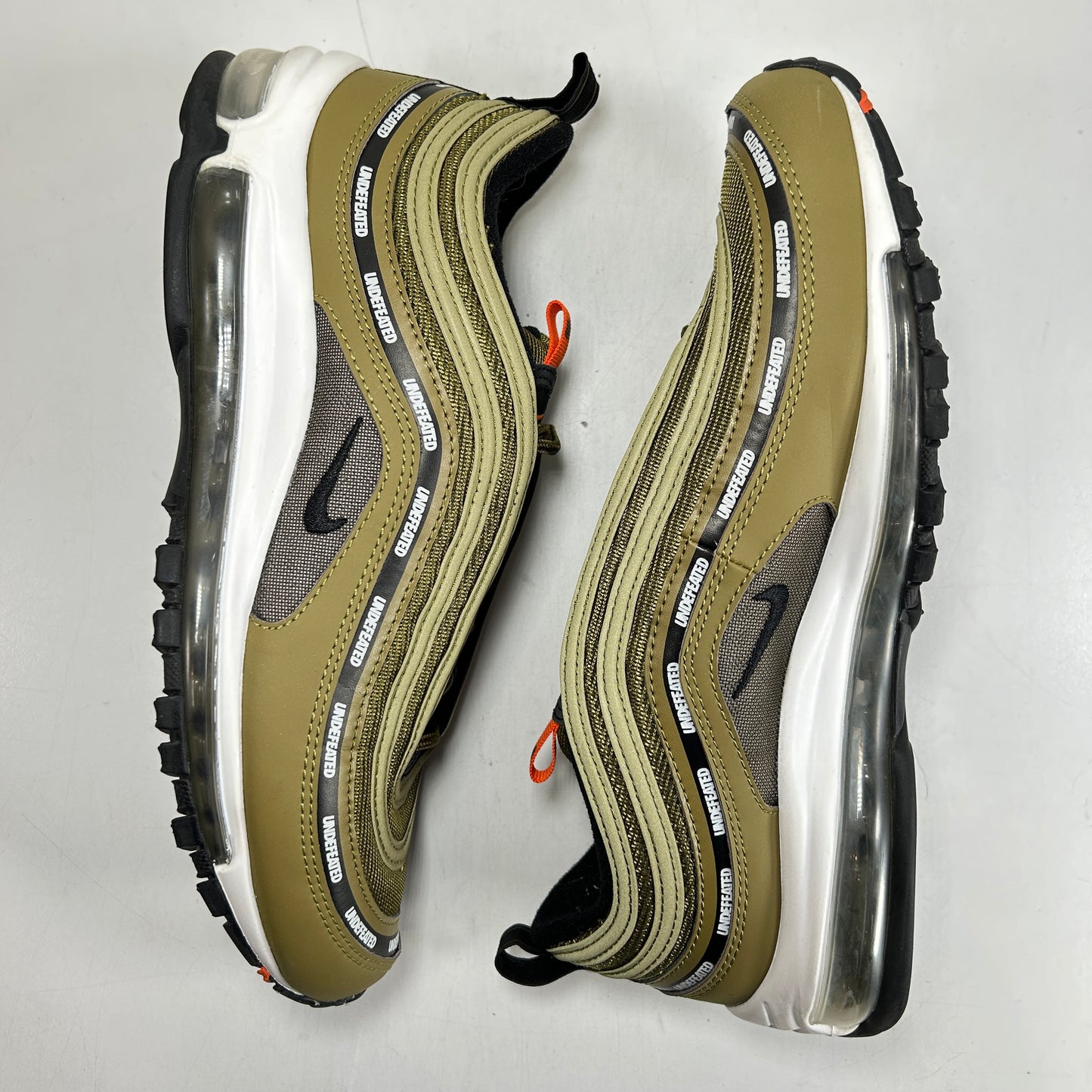 DC4830 300 Nike Air Max 97 Undefeated Negro Milicia Verde (2020)