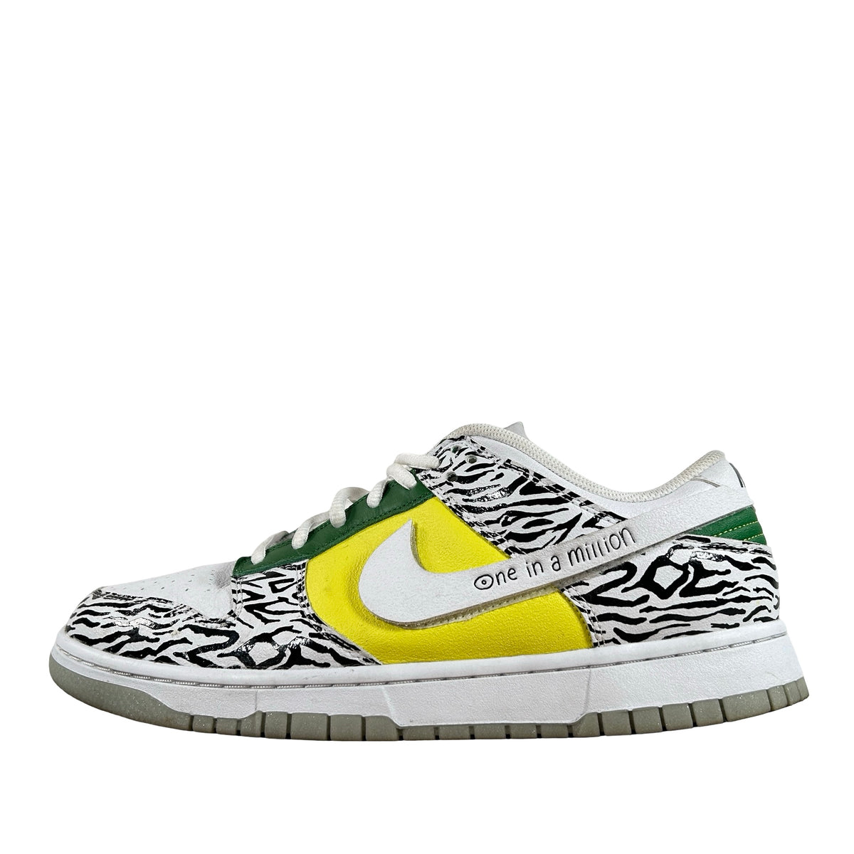 DR7305 100 Nike Dunk Low Doernbecher Zoe [USED] - 9.5 M (Used) (No Box)