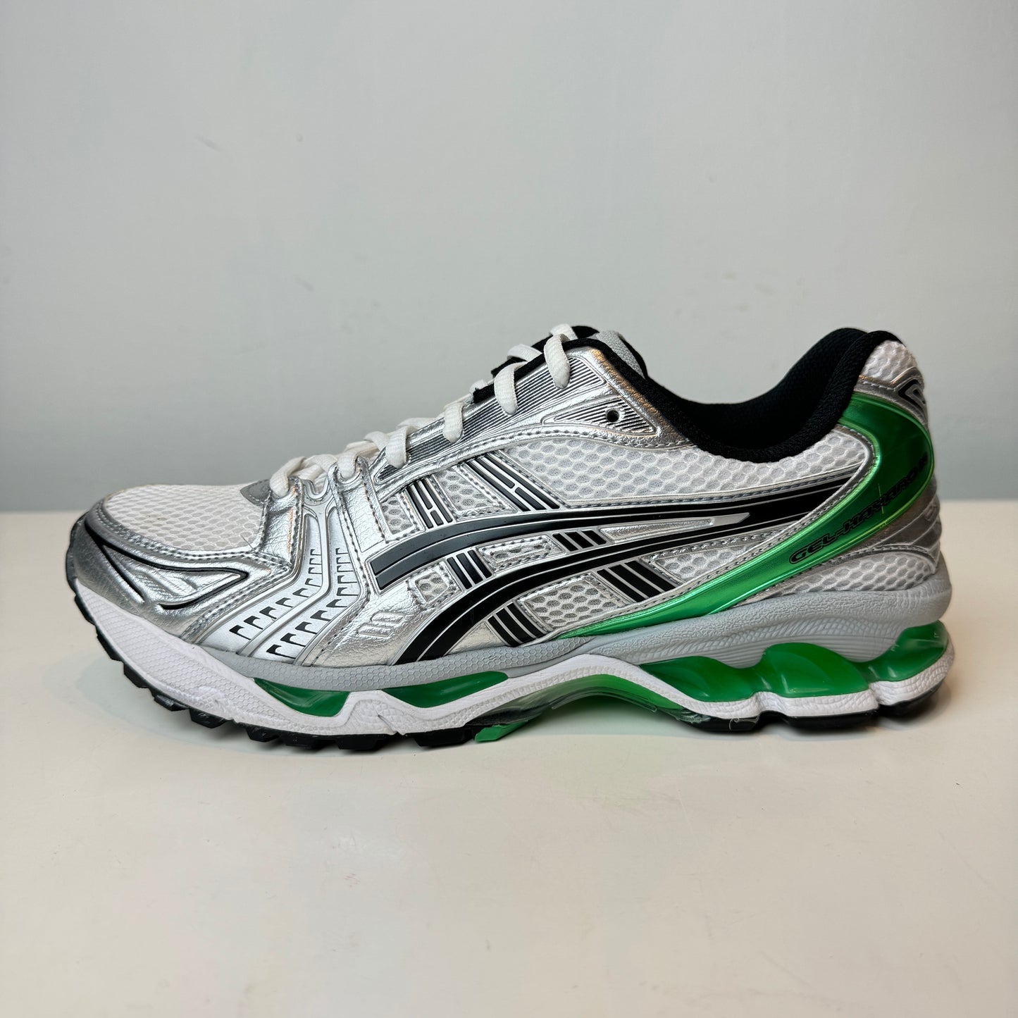 1201A019 110 ASICS Gel-Kayano 14 White Malachite Green [USED] - 9 M (Used)