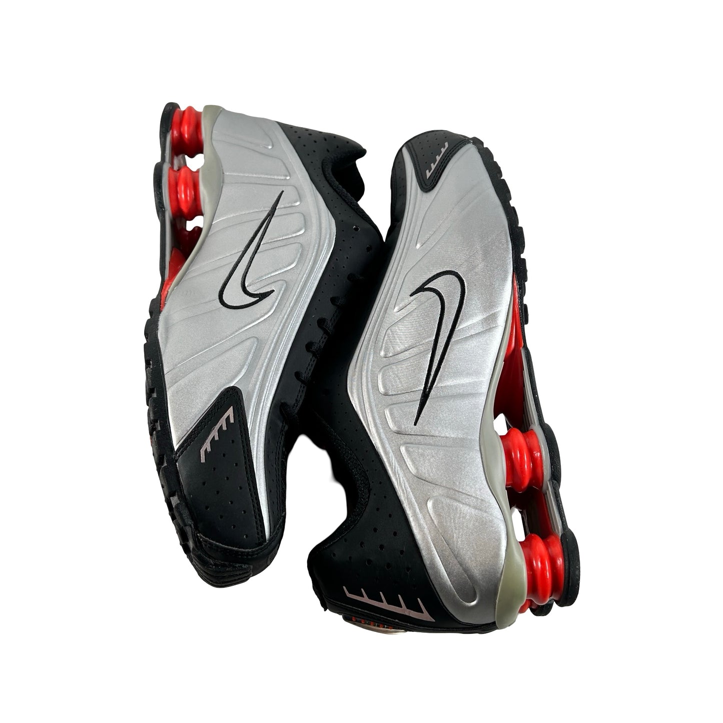 HQ1988 002 Nike Shox R4 Black Metallic Silver (2025) [USED] - 11 M (Used3)