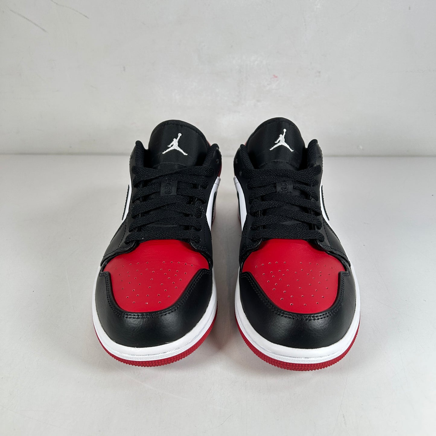 553558 612 Jordan 1 Low Bred Toe [USED] - 8.5 M (Used)