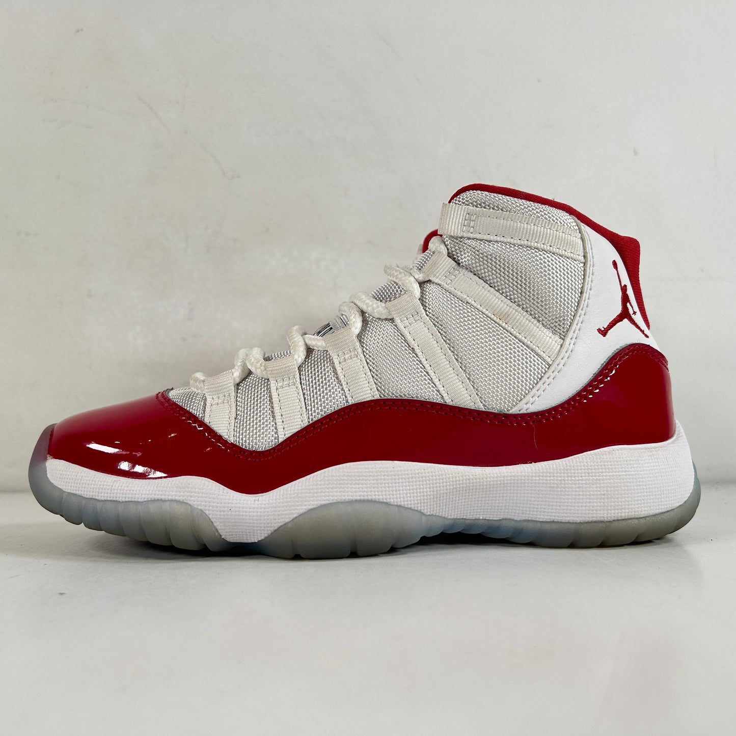 378038 116 Jordan 11 Retro Cherry (2022) (GS) [USED] - 4 Y (Used)
