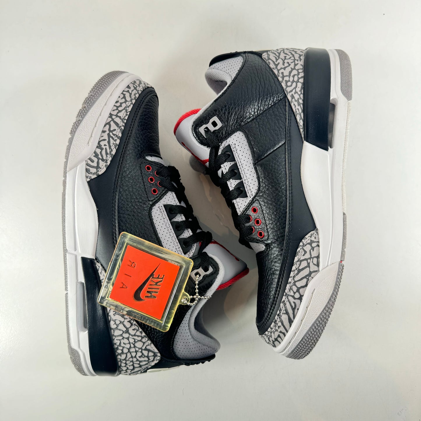 854262 001 Jordan 3 Black Cement 2018 [USED] - 8 M (Used2)