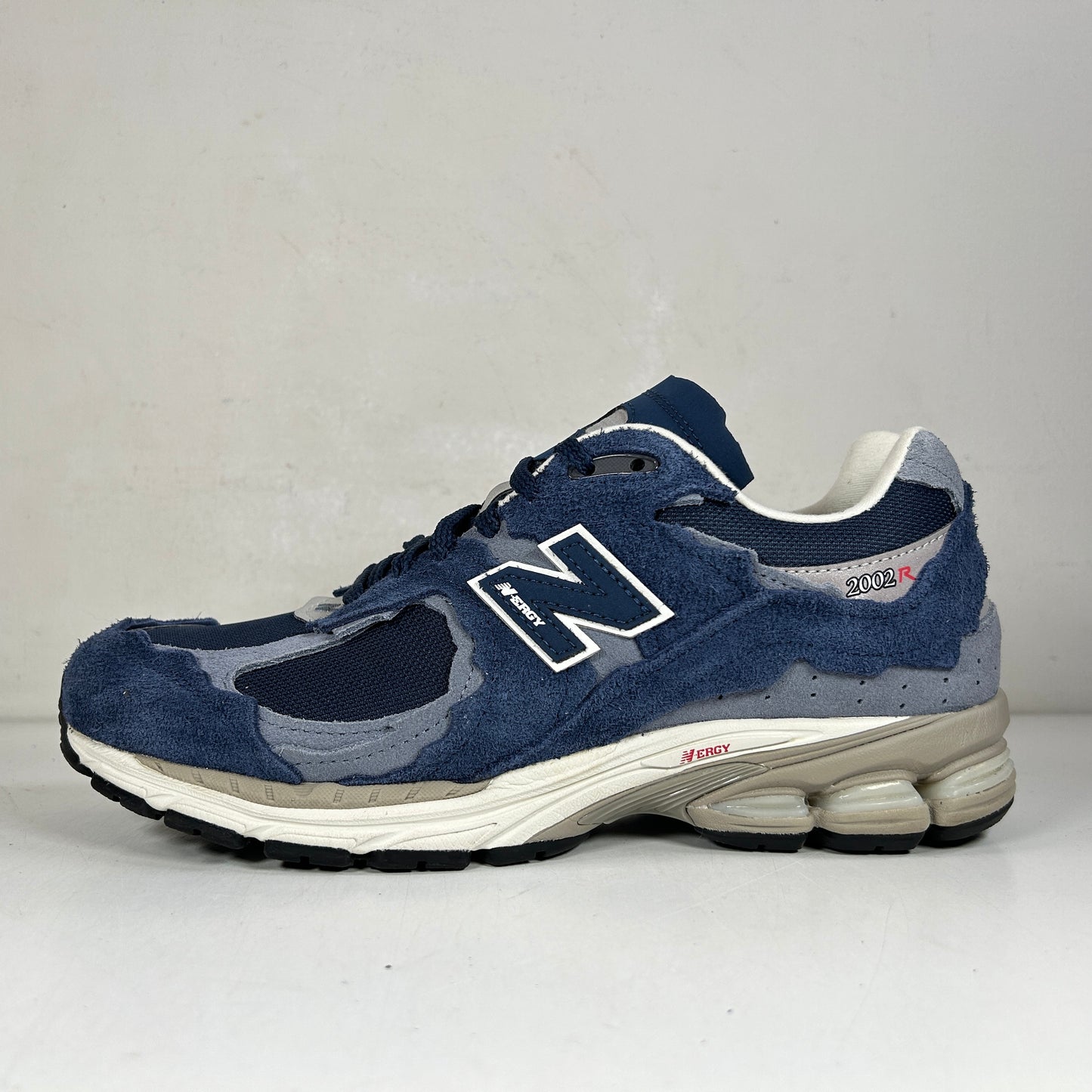 M2202RDK New Balance 2002R Protection Pack Navy Grey [USED] - 9 M (Used) (No Box)