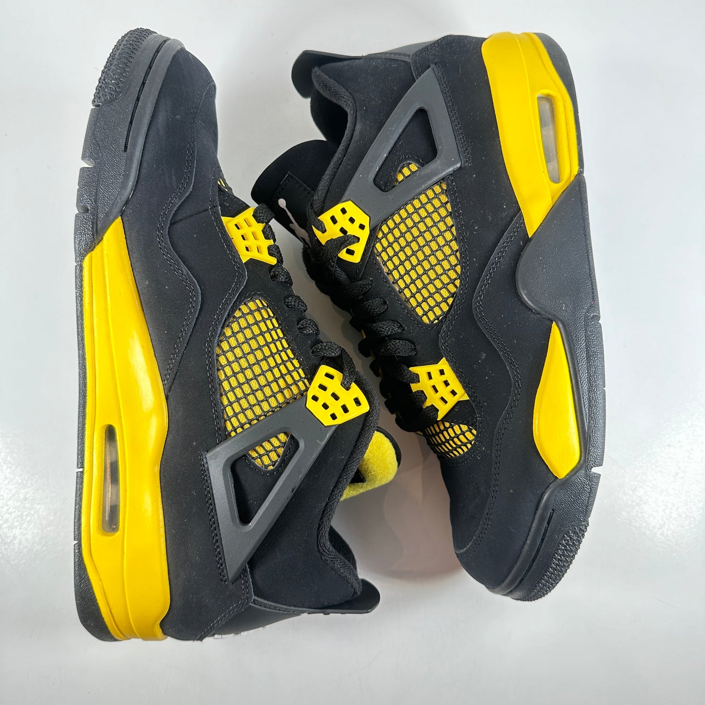 DH6927 017 Jordan 4 Retro Thunder [USED] - 10 M (Used)