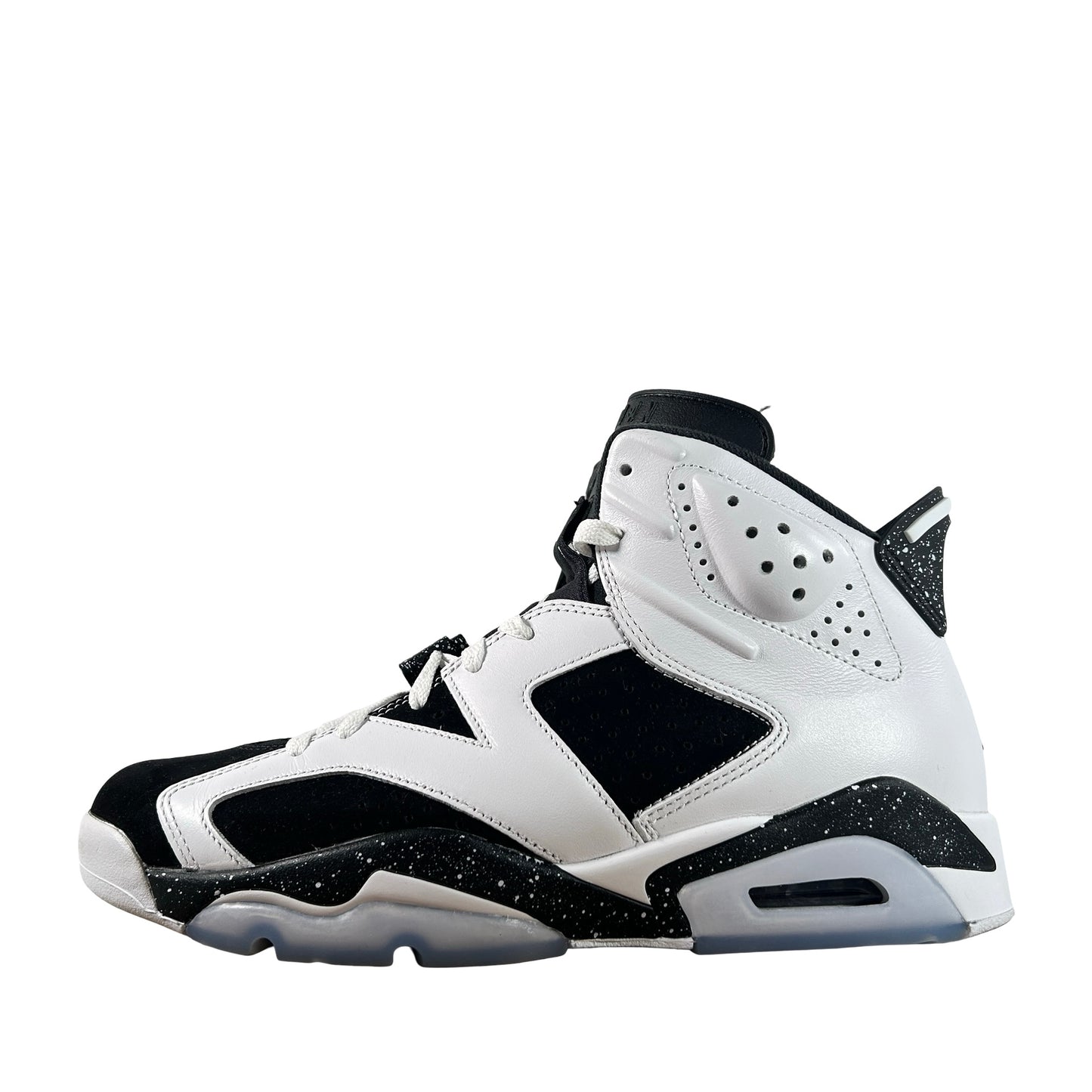 CT8529 108 Air Jordan 6 Retro Oreo (2026) [USED] - 9.5 M (Used)