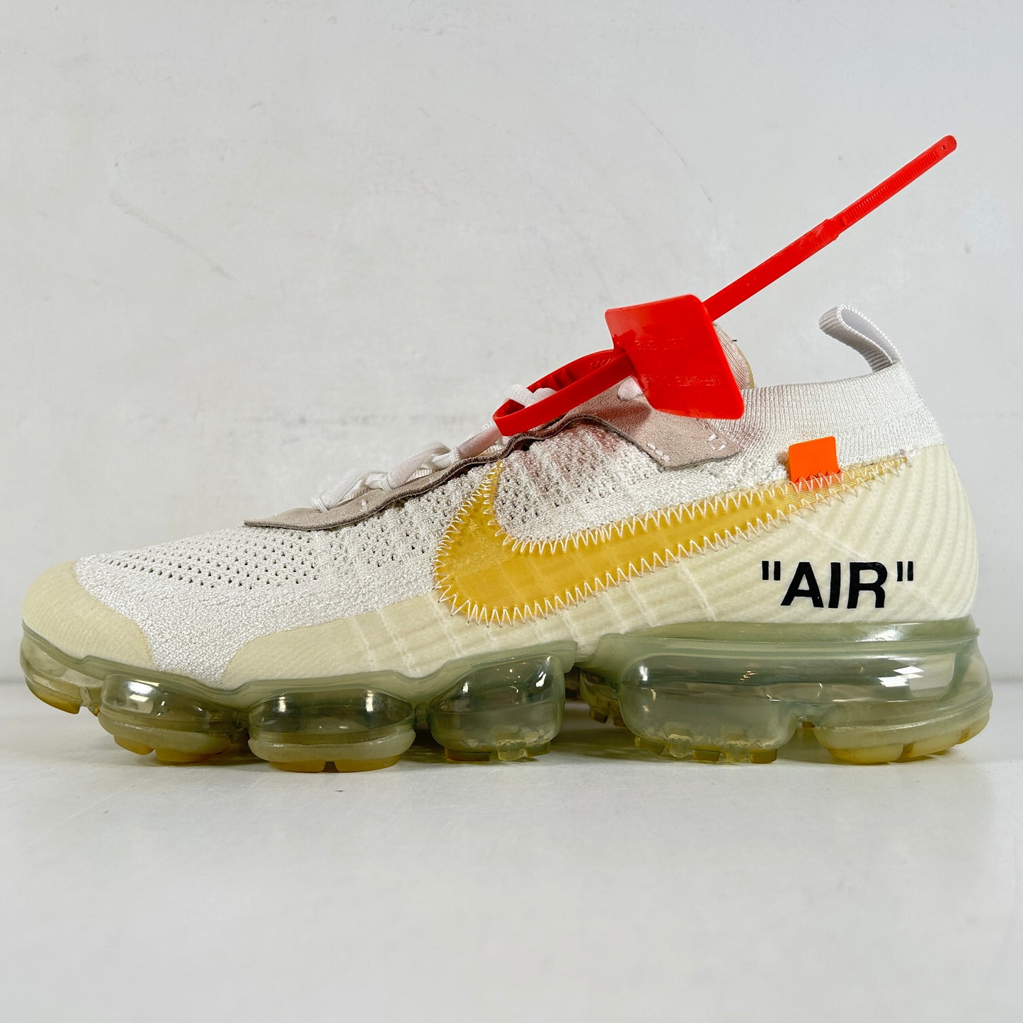 AA3831 100 Vapormax Off-White White [USED] - 10 M (Used)