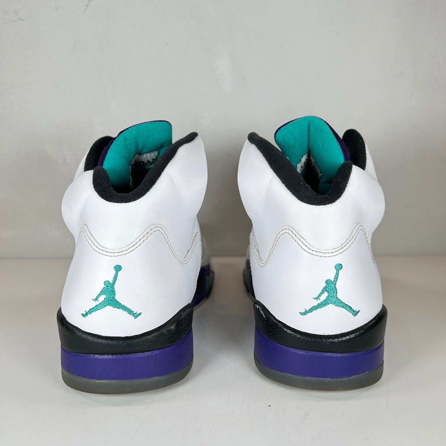 136027 108 Jordan 5 Retro Grape (2013) [USED] - 8 M (Used2)