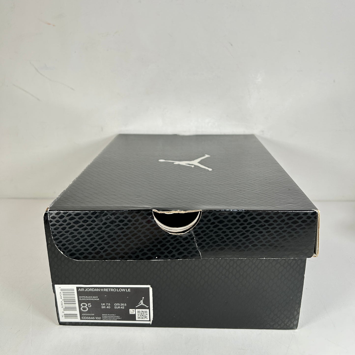 CD6846 102 Jordan 11 Retro Low Snake Navy (2019) [USED] - 8.5 M (Used)