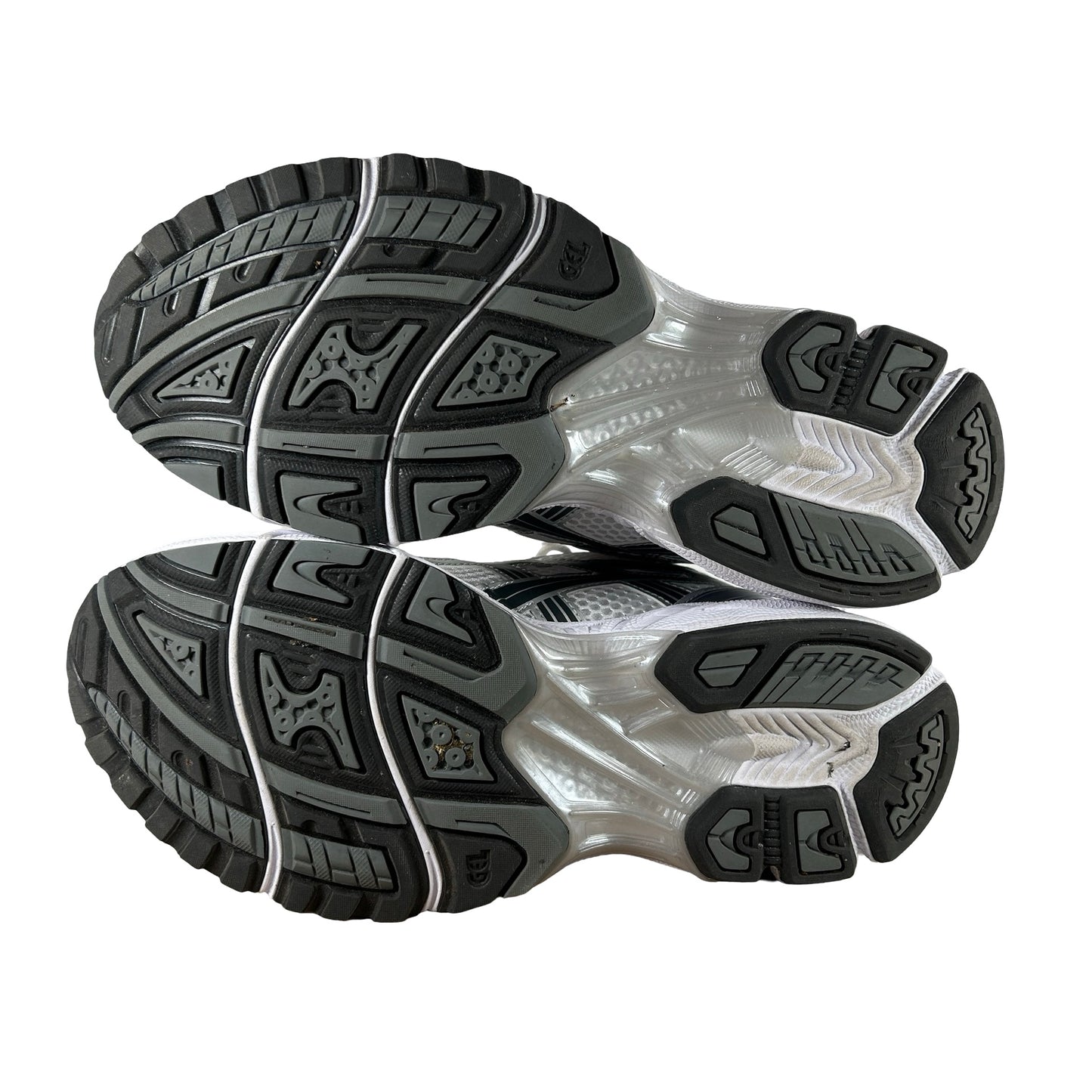 1203A537 110 ASICS Gel-Kayano 14 White Graphite Grey [USED] - 9 M (Used)