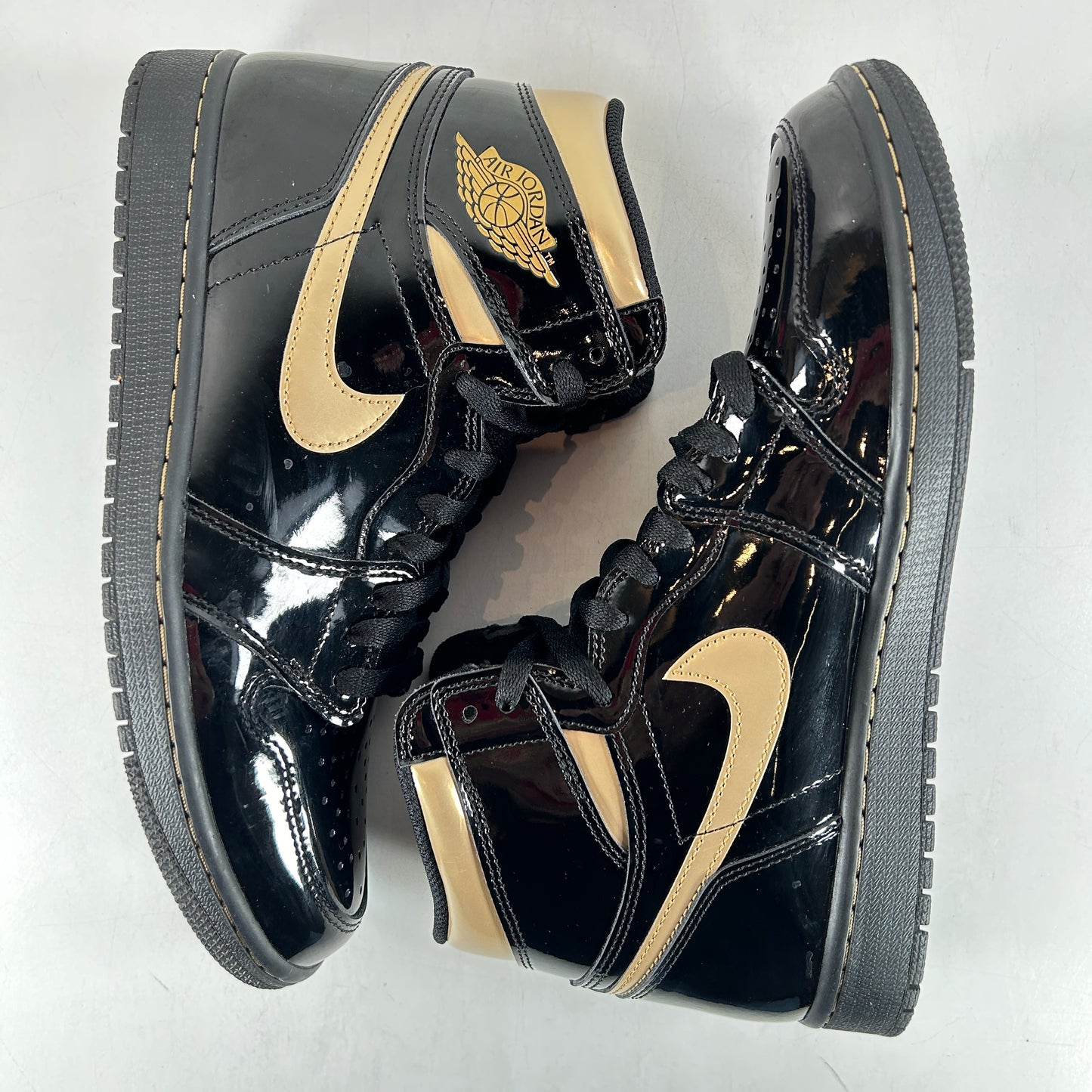 555088 032 Jordan 1 Black/Gold [USED] - 10 M (Used2)