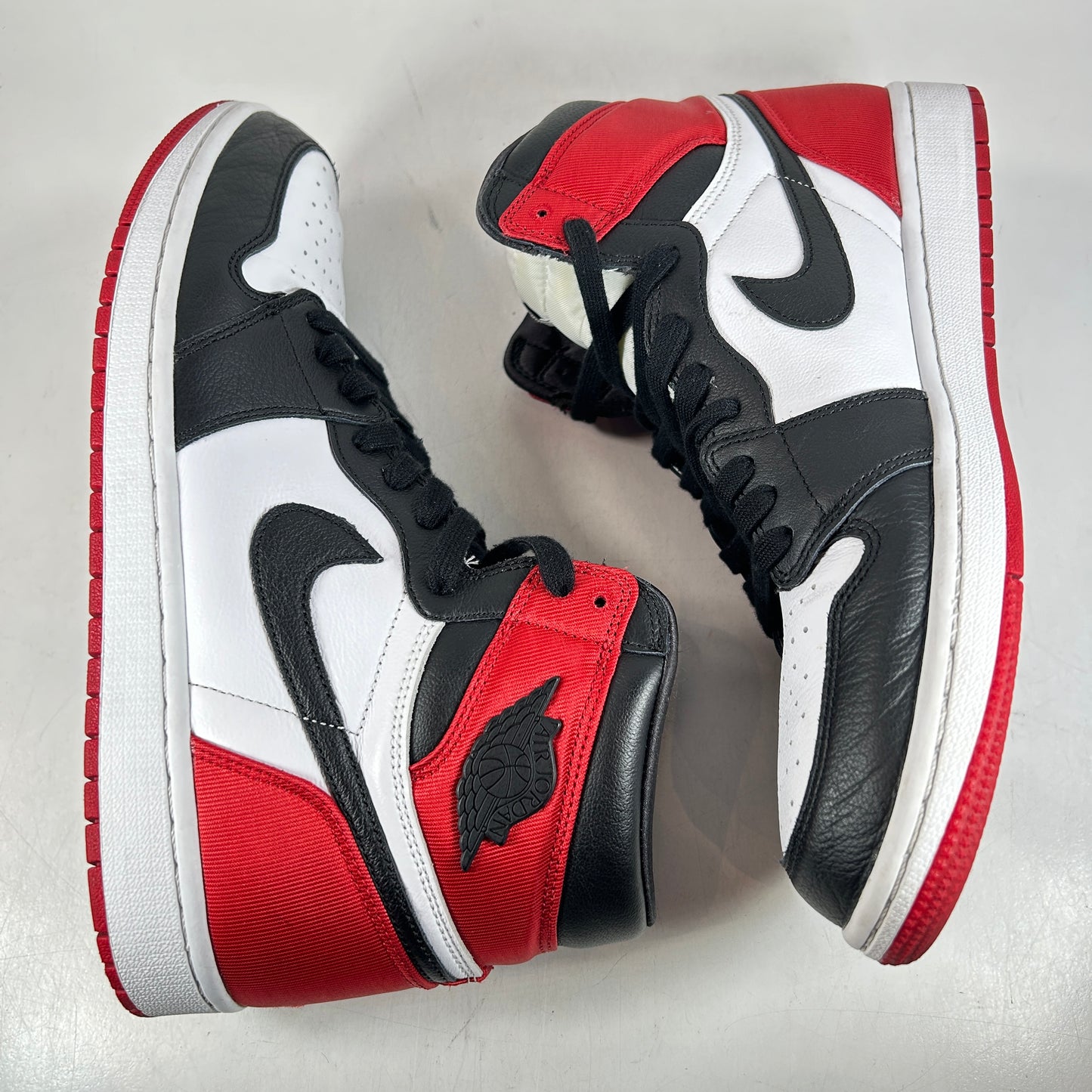 CD0461 016 AJ1 Satin Black Toe [USED] - 12 W (Used2)