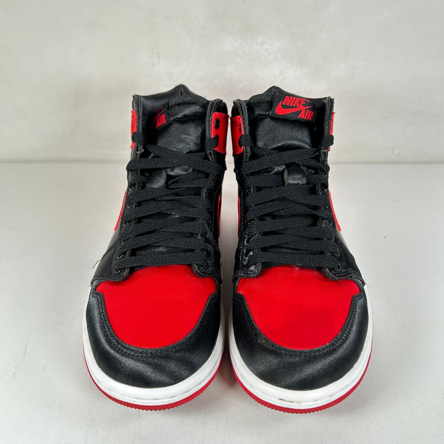 FD4810 061 Jordan 1 Retro High OG Satin Bred [USED] - 6.5 W (Used)