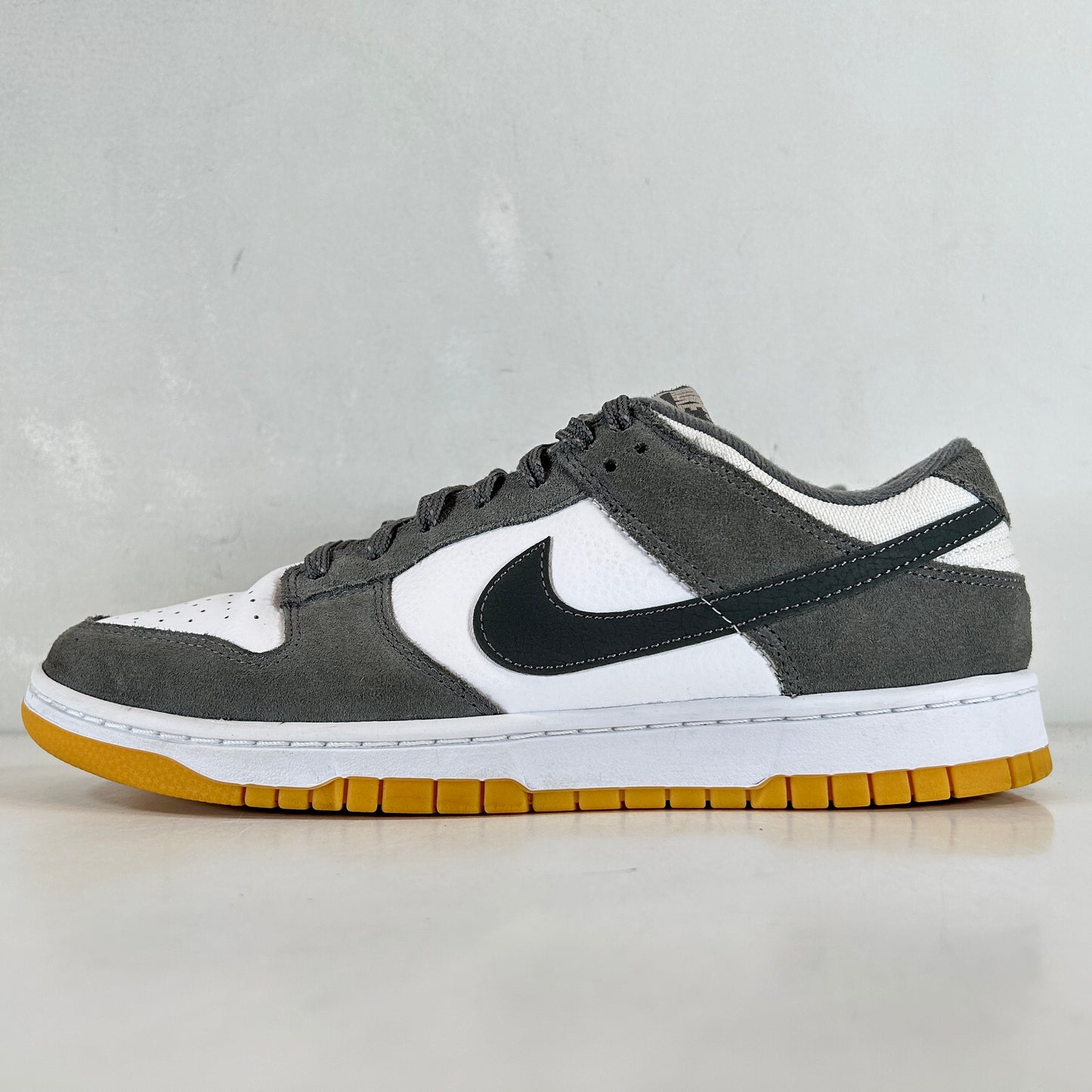 FV0389 100 Nike Dunk Low Smoke Grey Gum 3M Swoosh [USED] - 10 M (Used)