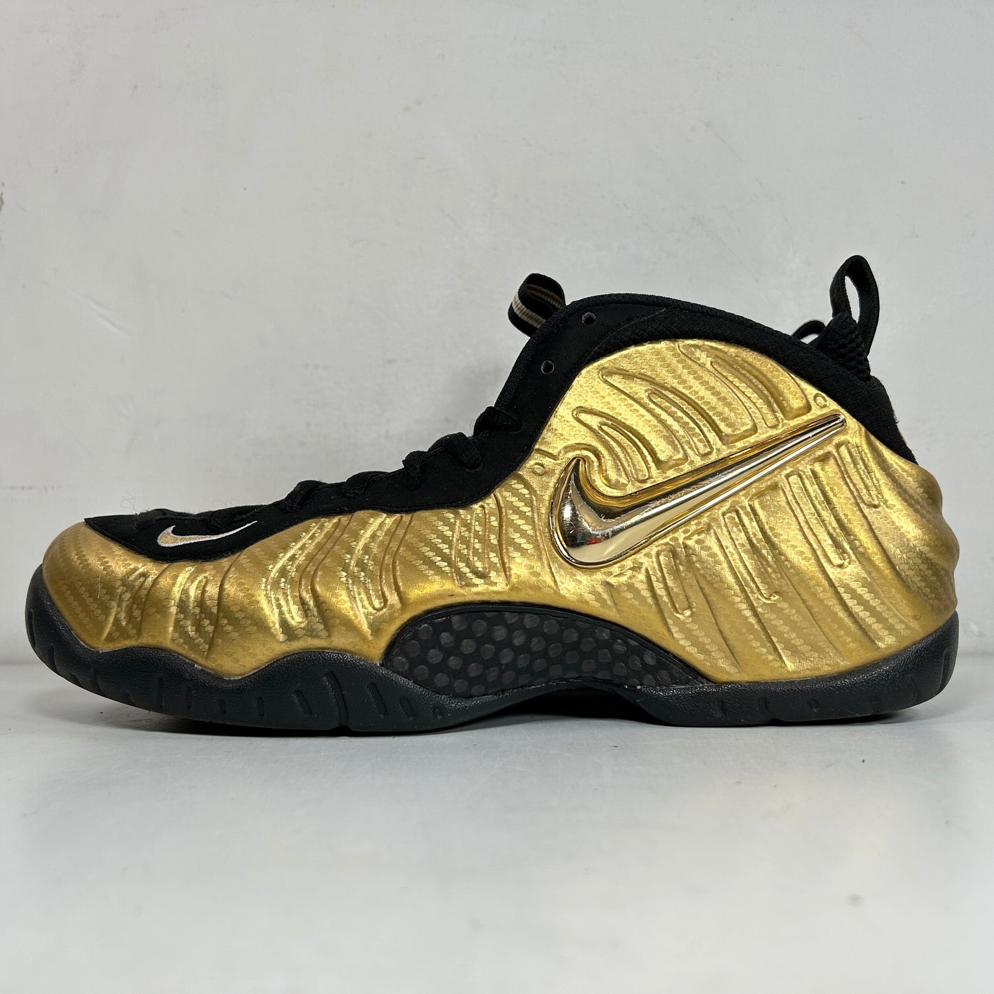 624041 701 Nike Air Foamposite Pro Metallic Gold [USED] - 11.5 M (Used) (No Box)