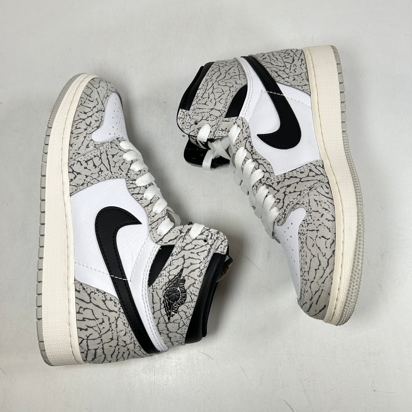 FD1437 052 Jordan 1 Retro High OG White Cement (GS) [USED] - 5 Y (Used) (No Box)