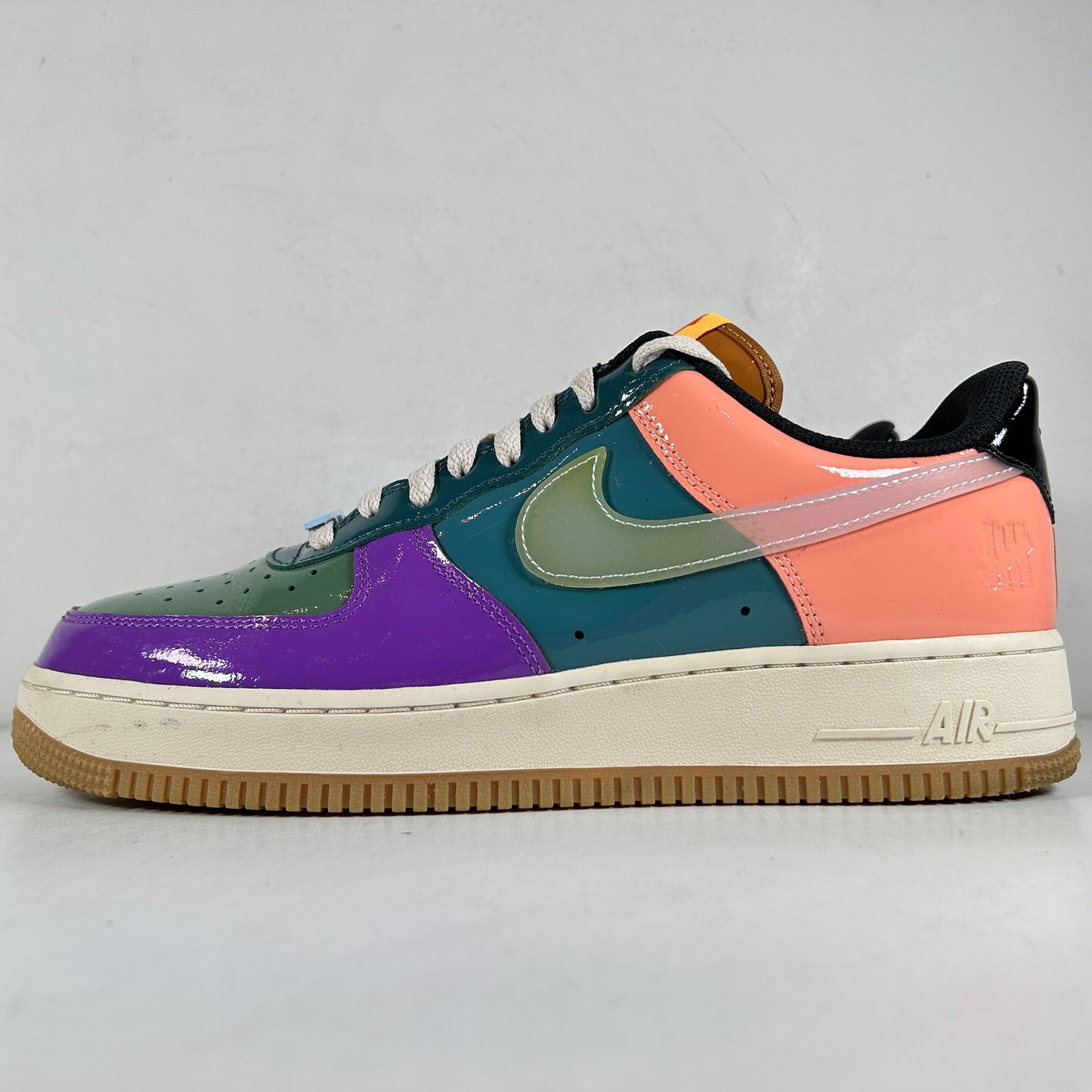 DV5255 500 Nike Air Force 1 Low SP Undefeated Multi-Patent Wild Berry [USED] - 10.5 M (Used)