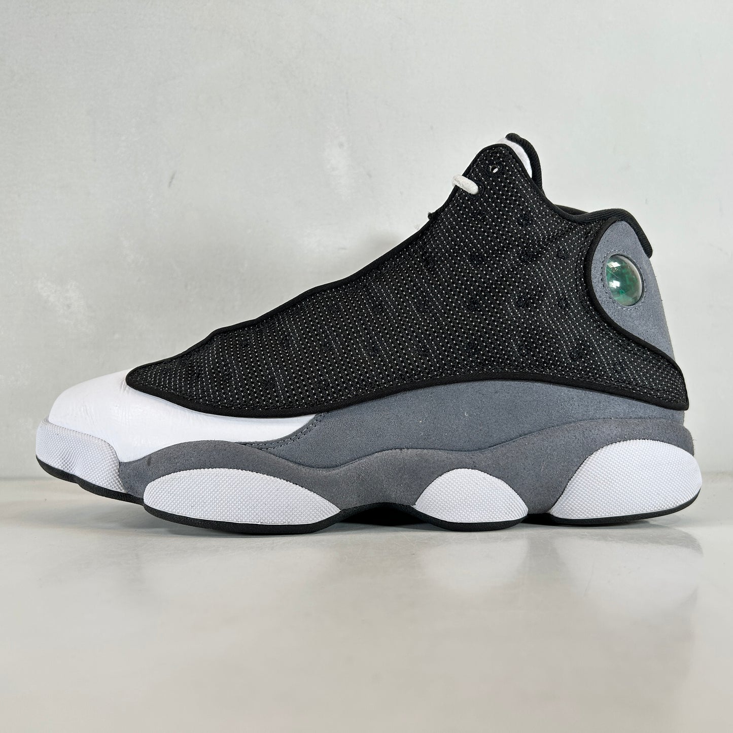 DJ5982 060 Jordan 13 Retro Black Flint [USED] - 10.5 M (Used)