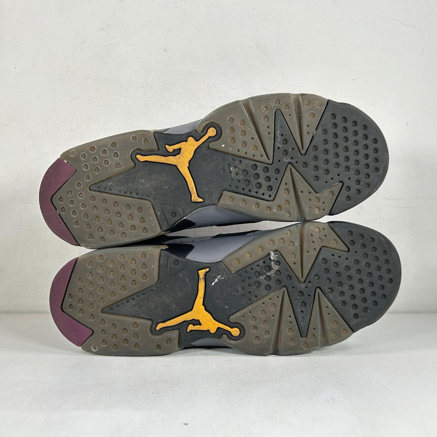 384665 063 Jordan 6 Retro Bordeaux (GS) [USED] - 6 Y (Used) (No Box)