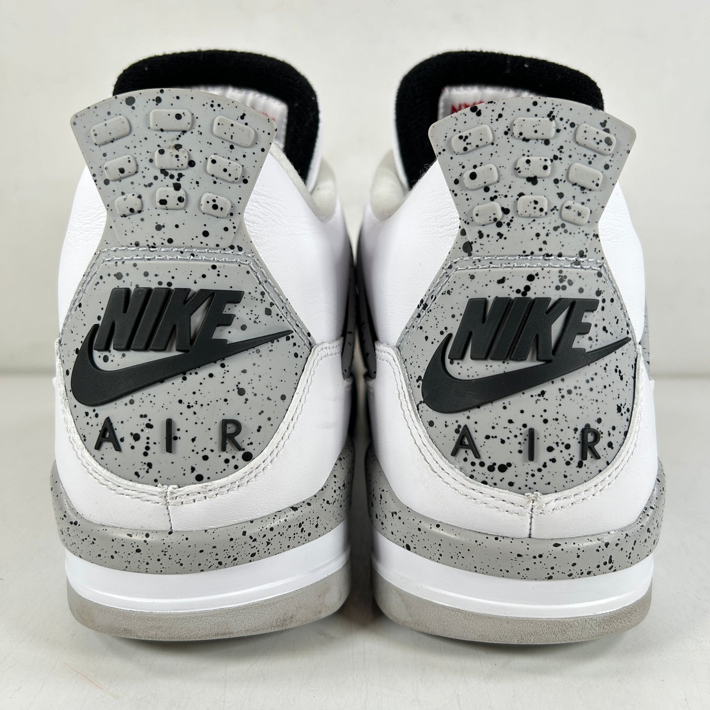 840606 192 Jordan 4 White Cement [USED] - 10.5 M (Used2)