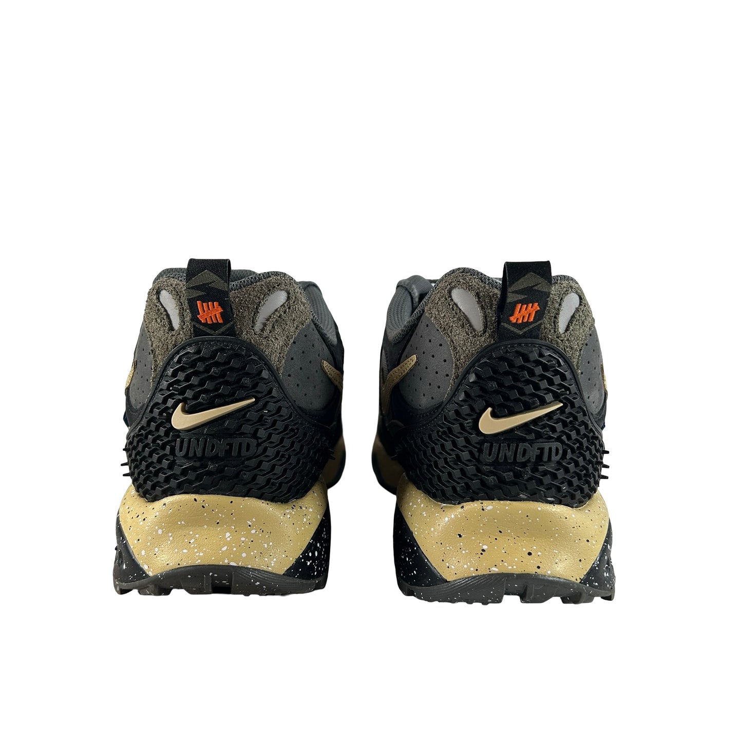 FN7546 300 Undefeated x Air Terra Humara 'Cargo Khaki' [USED] - 11 M (Used)