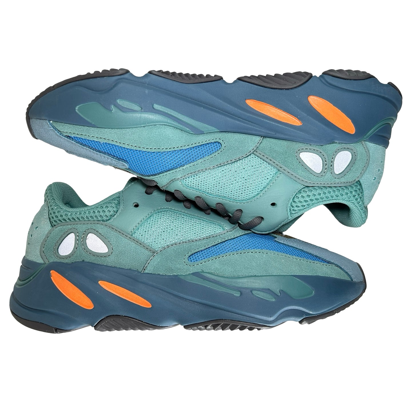 GZ2002 adidas Yeezy Boost 700 Faded Azure [USED] - 9 M (VNDS)