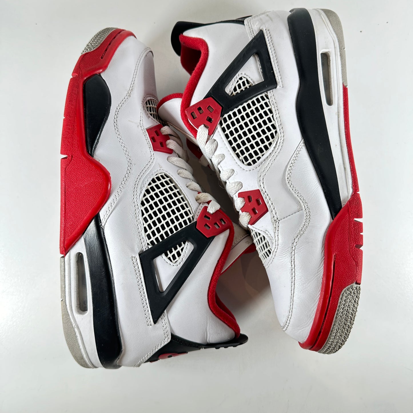 408452 160 Jordan 4 Retro Fire Red (2020) (GS) [USED] - 7 Y (Used)