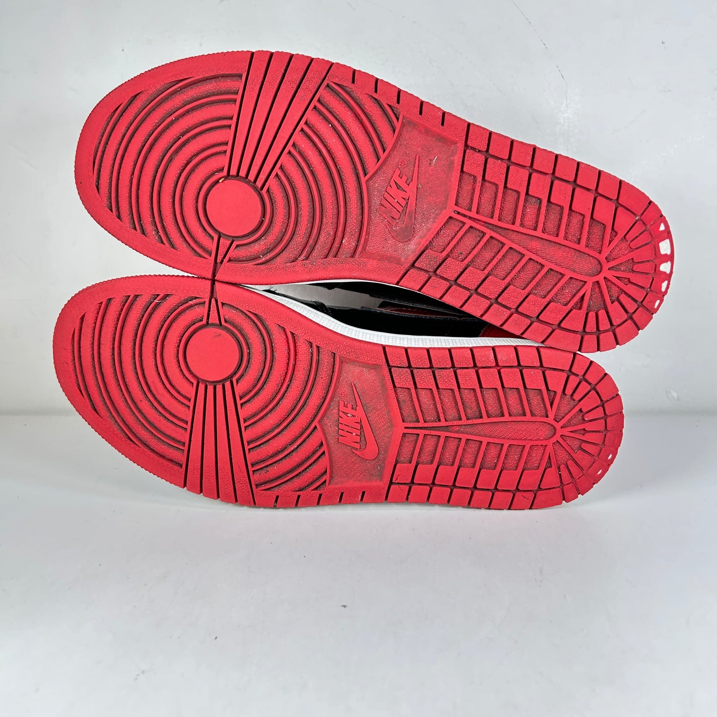 555088 063 Jordan 1 Retro High OG Patent Bred [USED] - 10 M (Used2)