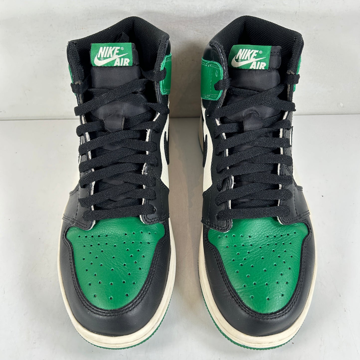 555088 302 Jordan 1 Retro High Pine Green [USED] - 9.5 M (Used) (No Box)