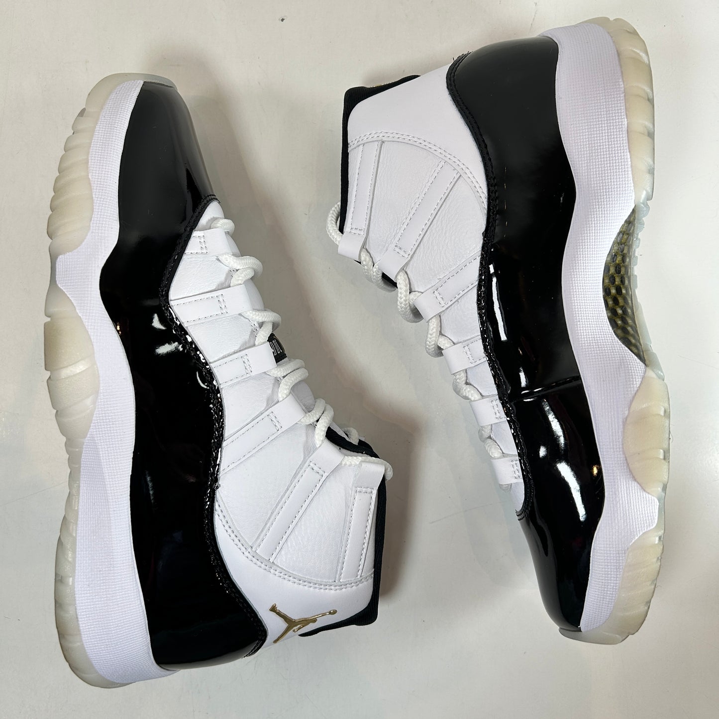 CT8012 170 Jordan 11 Retro DMP Defining Moments (2023) [USED] - 8.5 M (VNDS2)