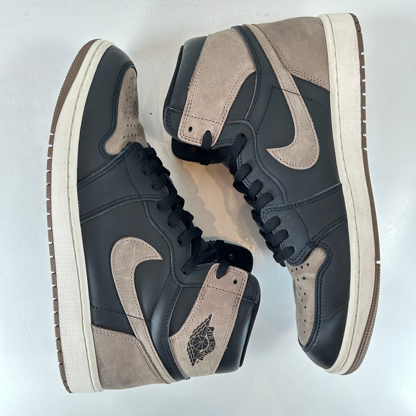 DZ5485 020 Jordan 1 Retro High OG Palomino [USED] - 12 M (Used)