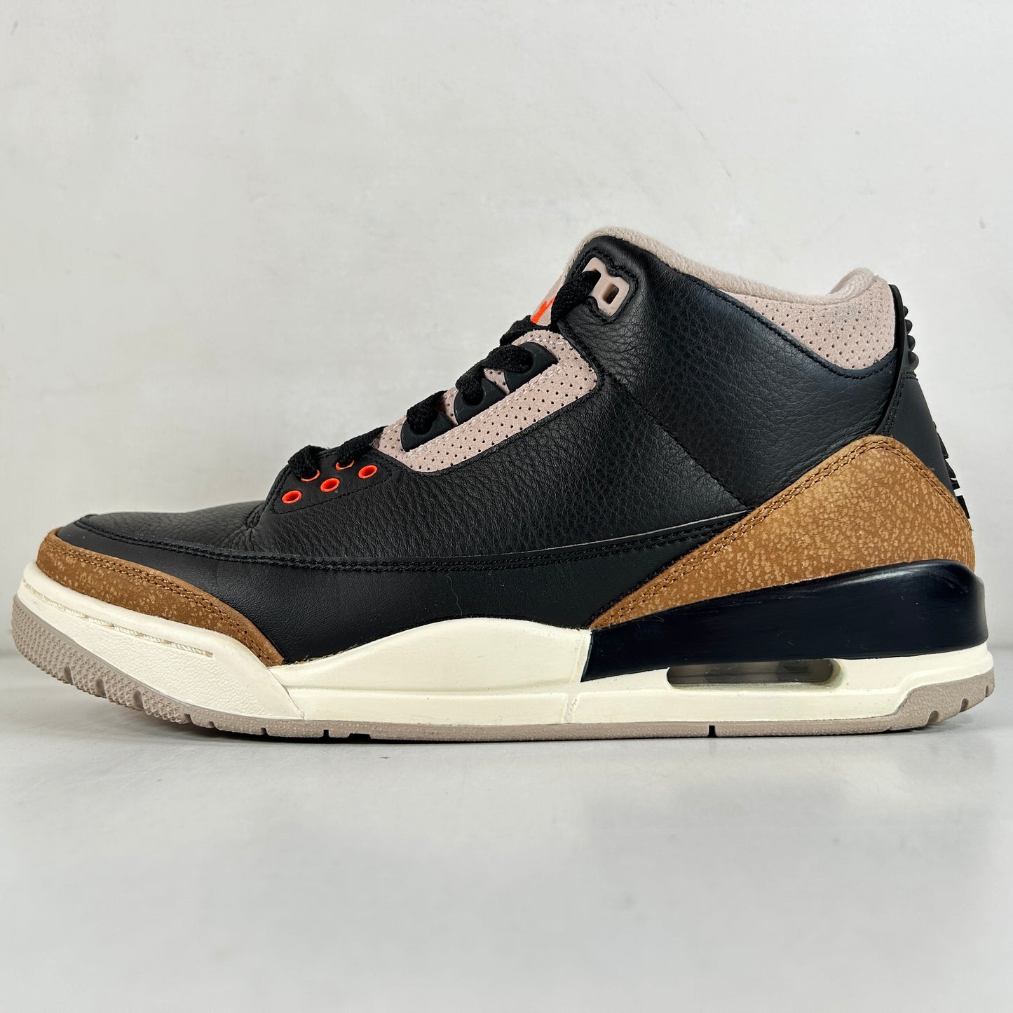 CT8532 008 Jordan 3 Retro Elefante del Desierto