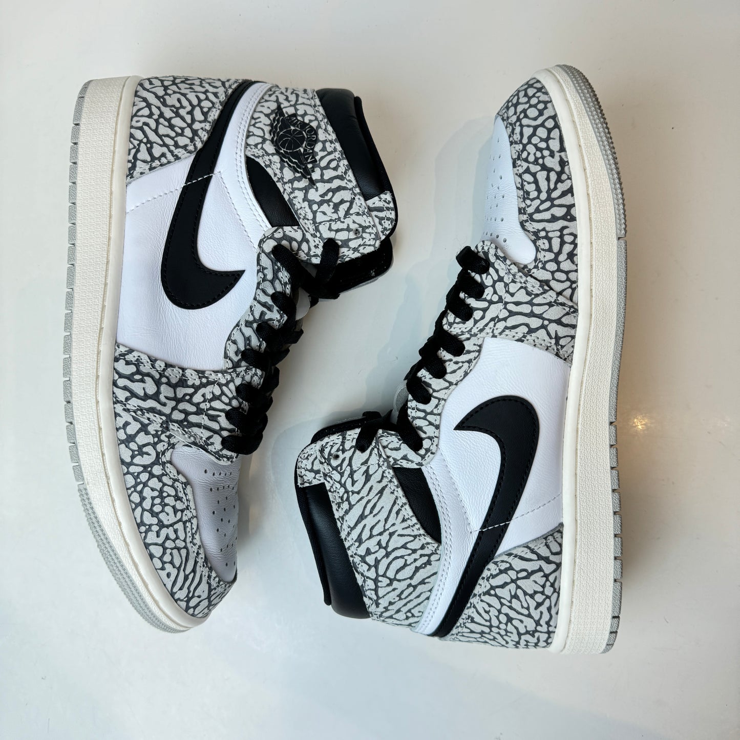 DZ5485 052 Jordan 1 Retro High OG White Cement [USED] - 9.5 M (Used)