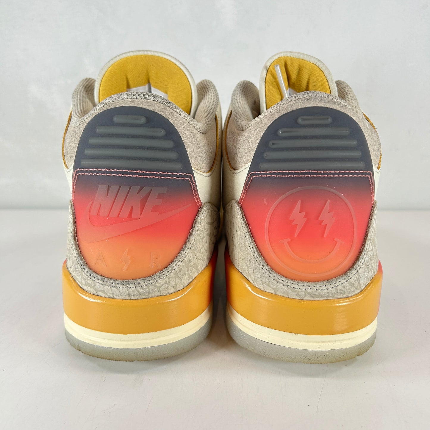 FN0344 901 Jordan 3 Retro SP J Balvin Medellin [USED] - 12 M (Used)