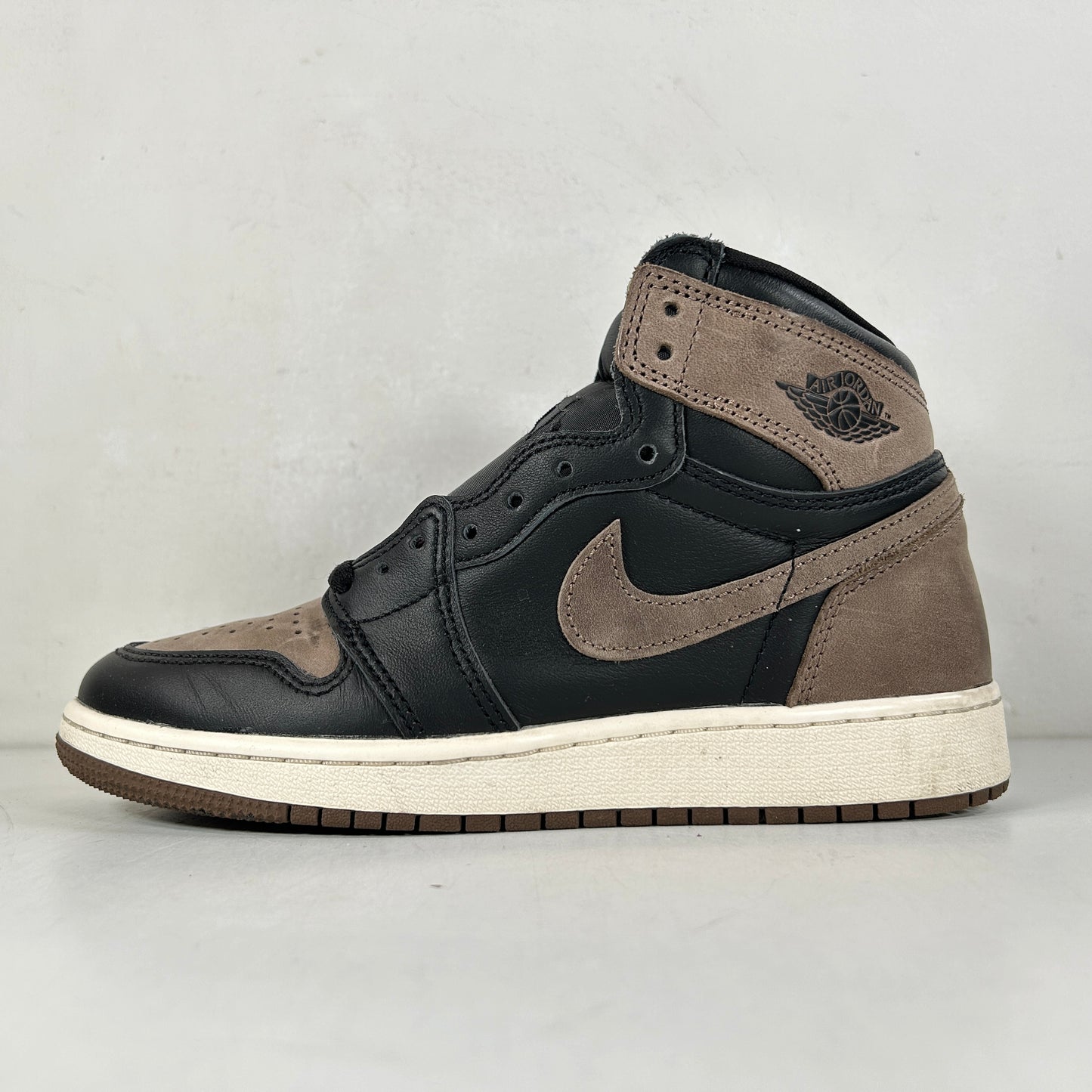 FD1437 020 Jordan 1 Retro High OG Palomino (GS) [USED] - 5.5 Y (Used)