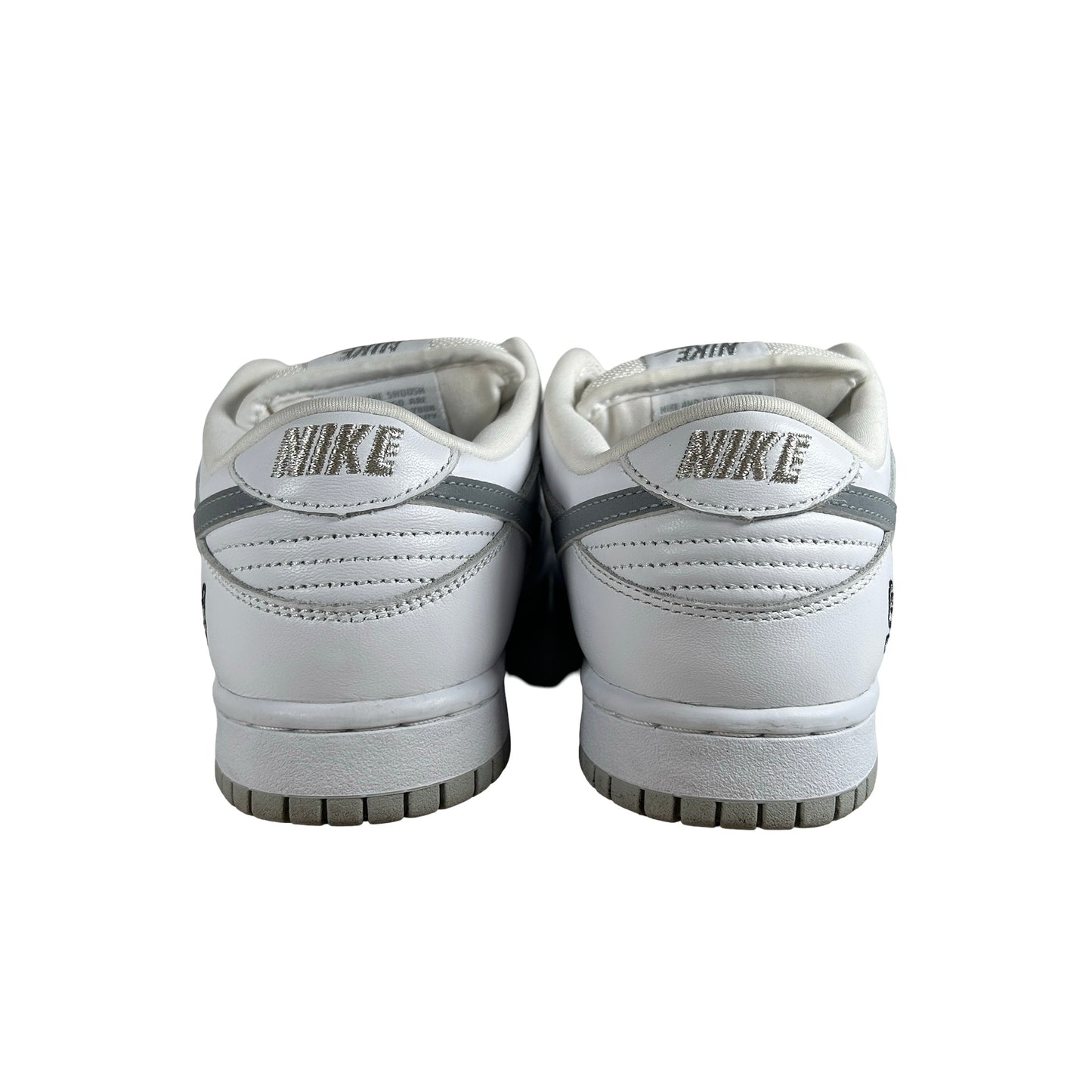 HQ8487 100 Nike SB Dunk Low Supreme 94 White Metallic Silver [USED] - 6.5 M (Used)