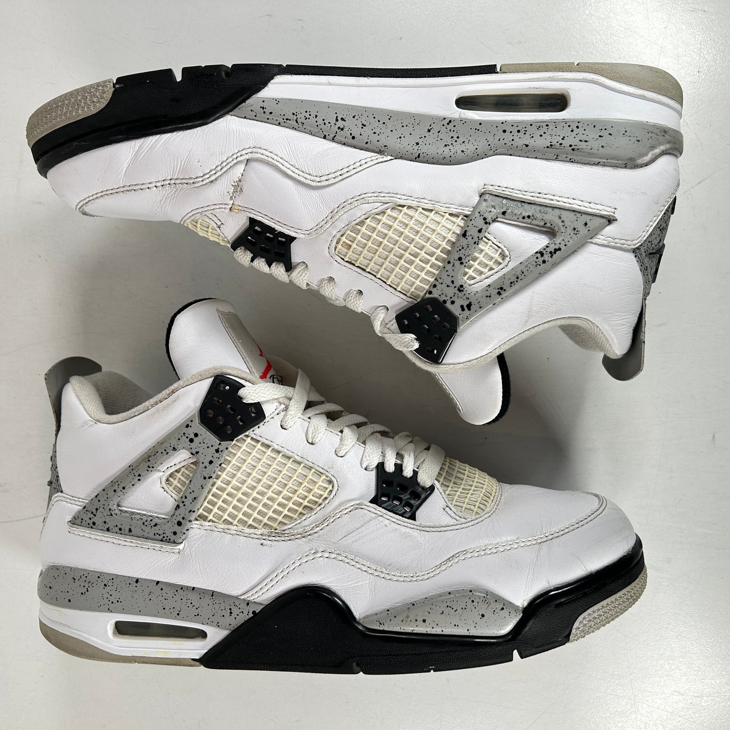 840606 192 Jordan 4 White Cement [USED] - 11 (Used)