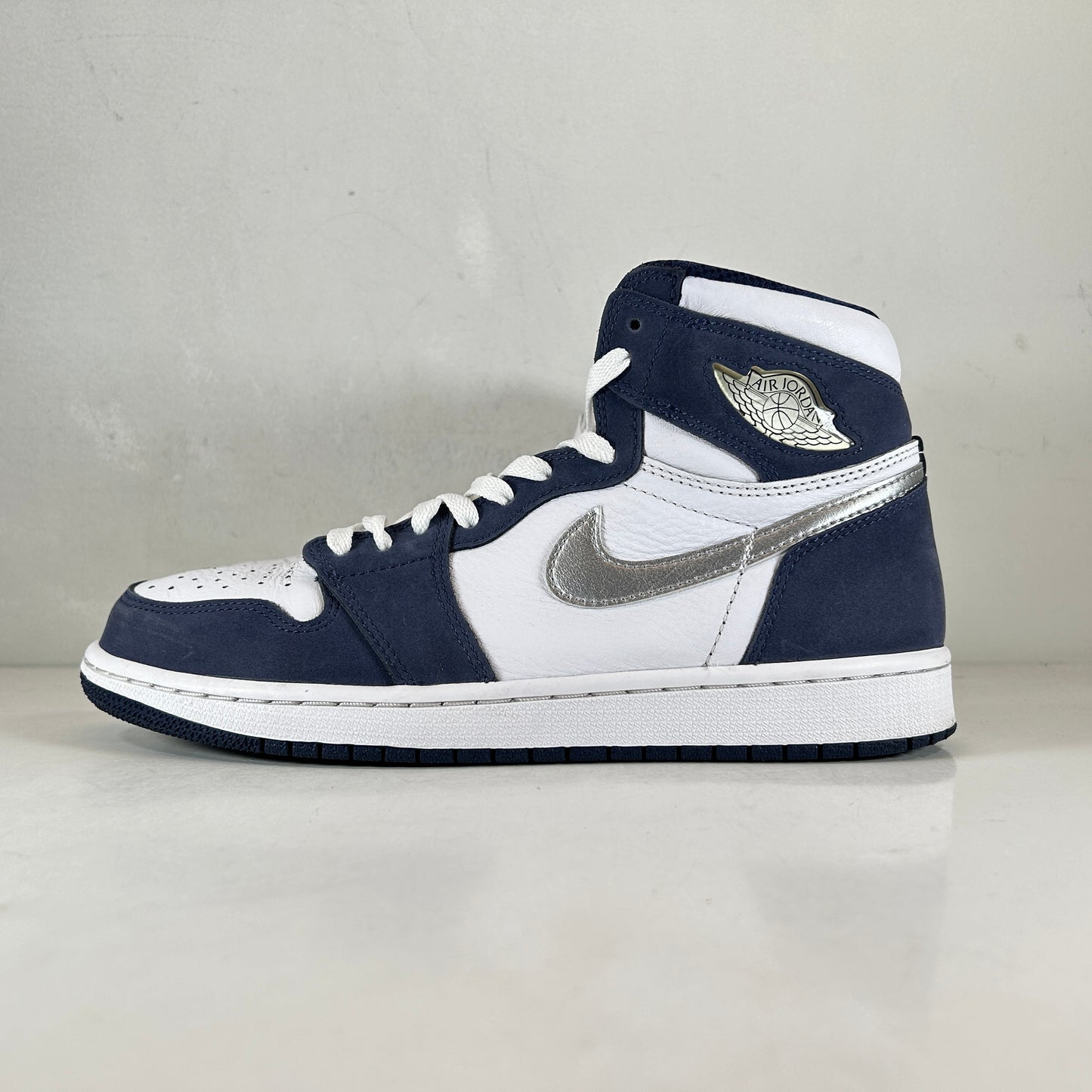 DC1788 100 Jordan 1 Co.JP Azul marino medianoche 2020