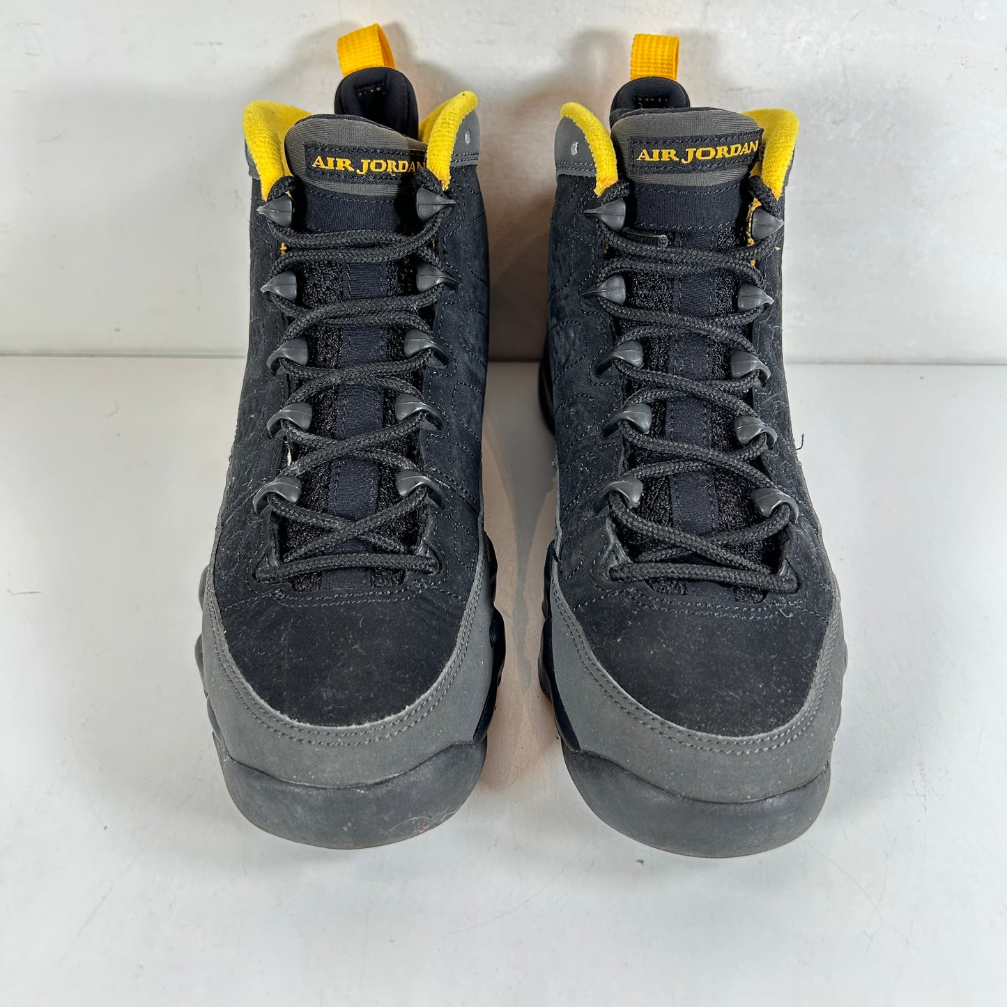 302359 070 Jordan 9 Retro Dark Charcoal University Gold (GS) [USED] - 4.5 Y (Used) (No Box)