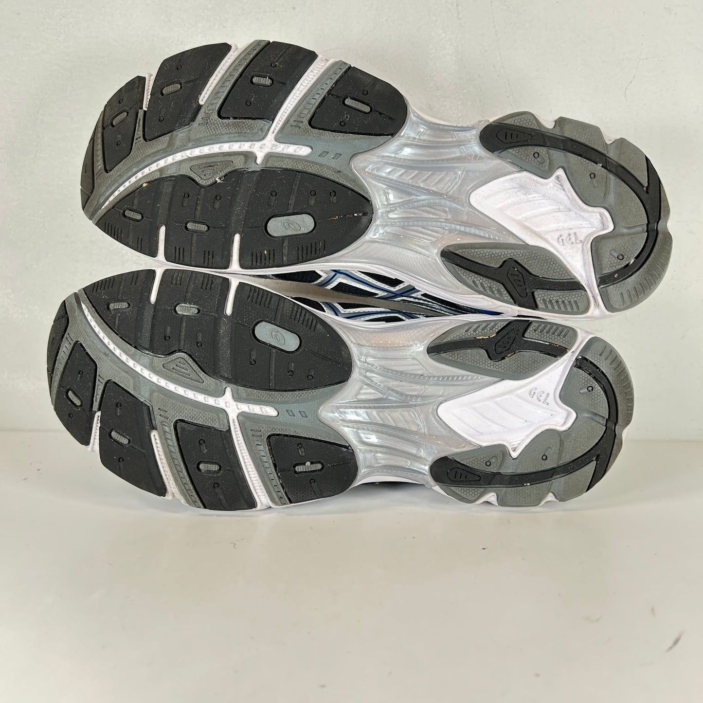 1203A320 004 ASICS GT-2160 Black Pure Silver Bright Blue [USED] - 10.5 M (Used) (No Box)