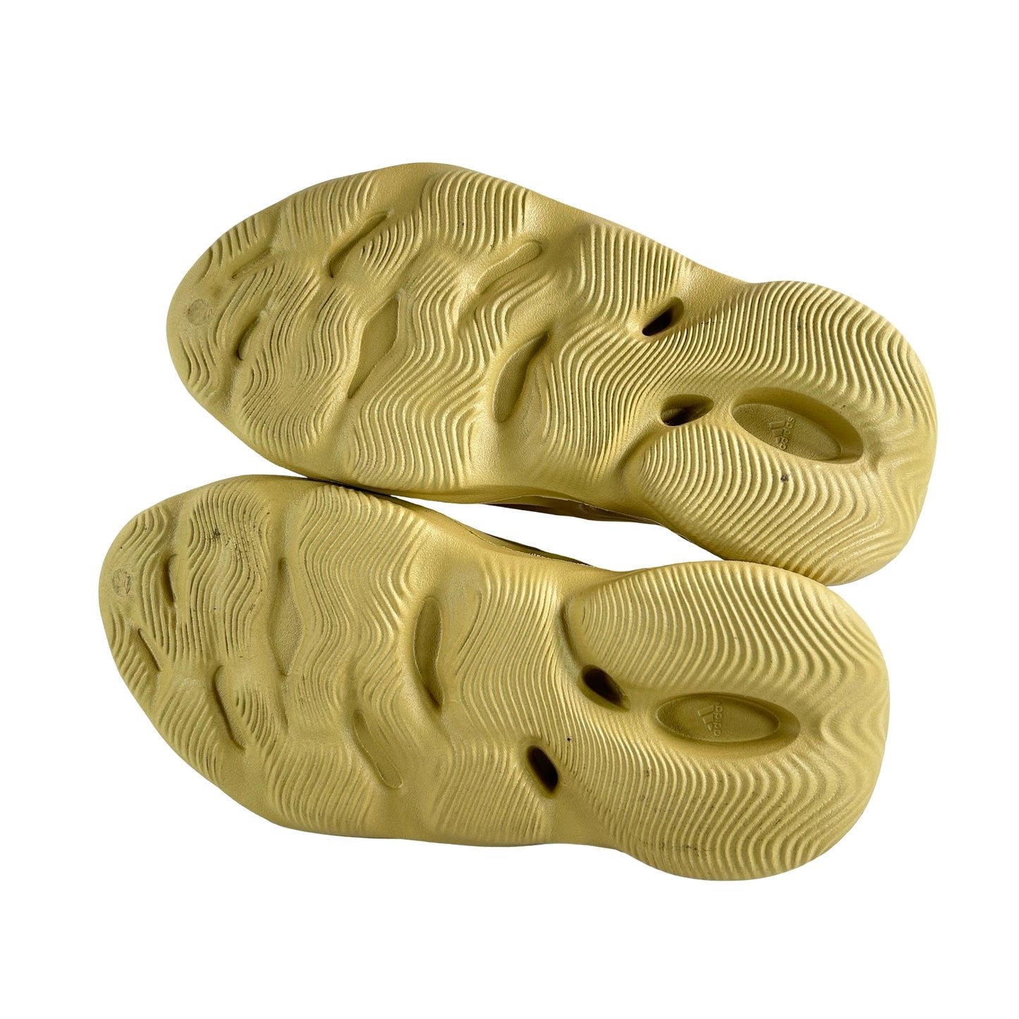 GV6775 Adidas Yeezy Foam RNNR Sulfur [USED] - 9 M (VNDS)
